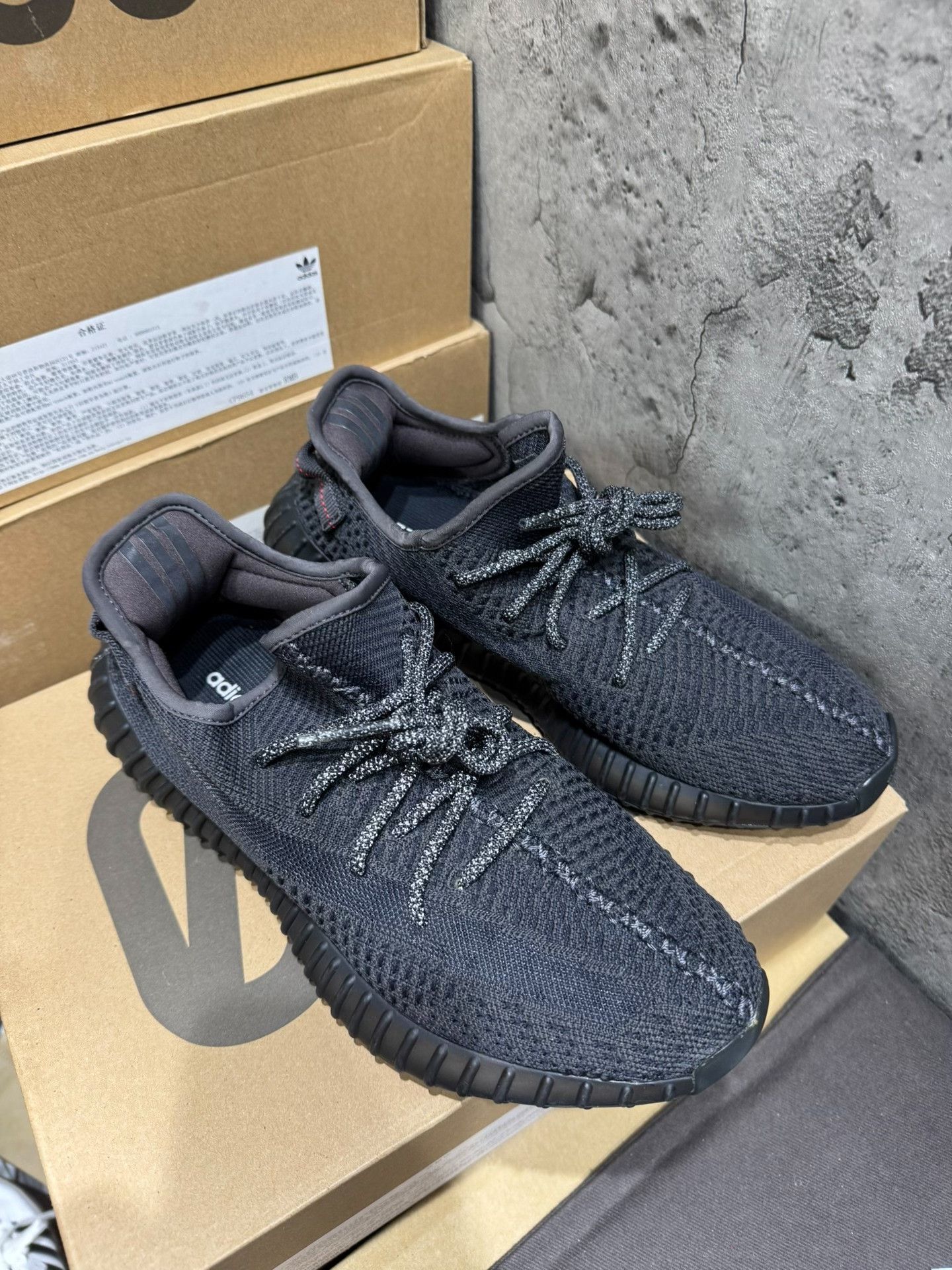 Adidas Adidas YEEZY350 Black Lowtop Sneakers 42 Men Size US 9 / EU 42 - 5 Thumbnail