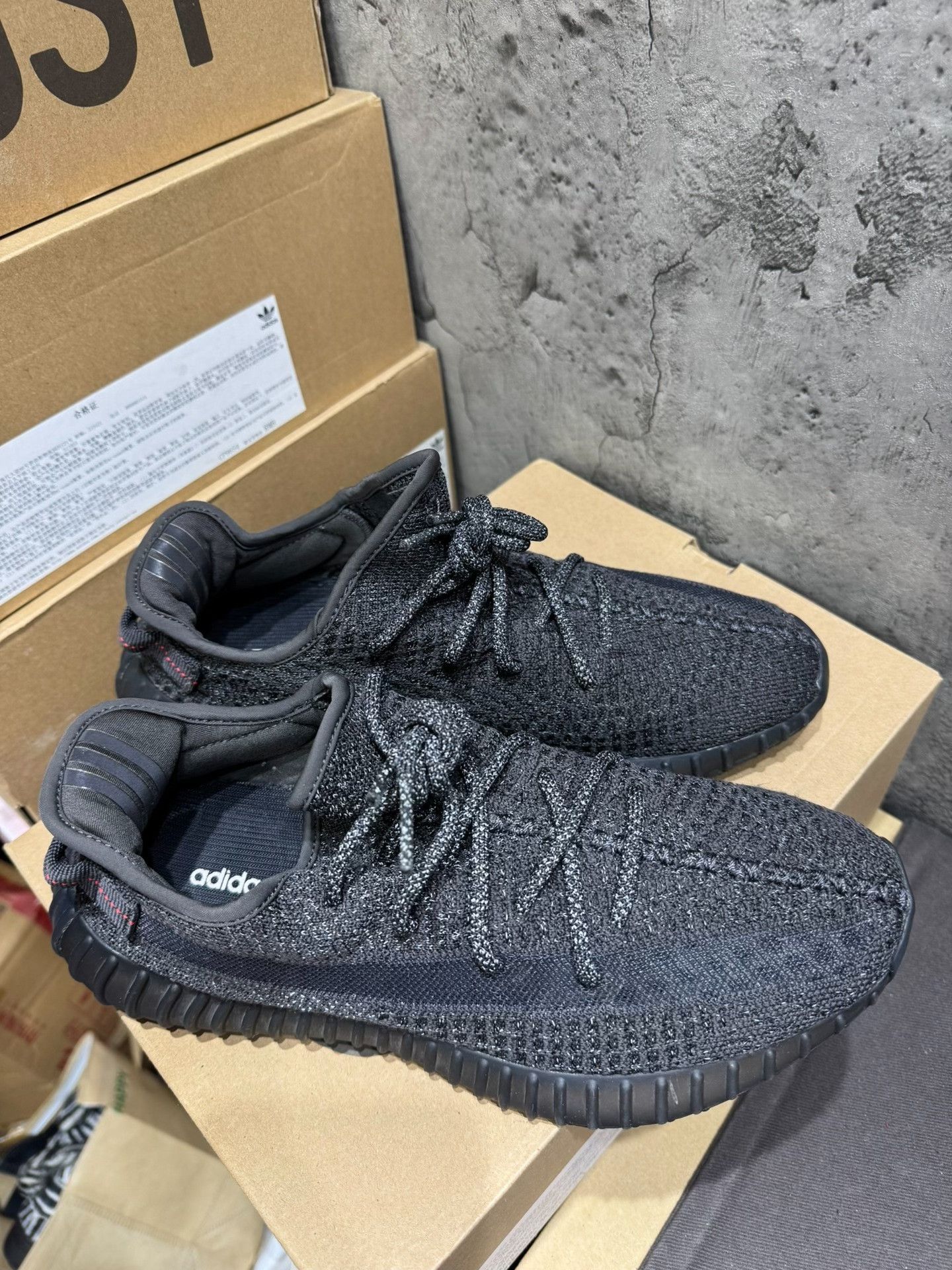 Yeezy Yeezy Black Lowtop Sneakers 9.5 Men Size US 9.5 / EU 42-43 - 8 Thumbnail