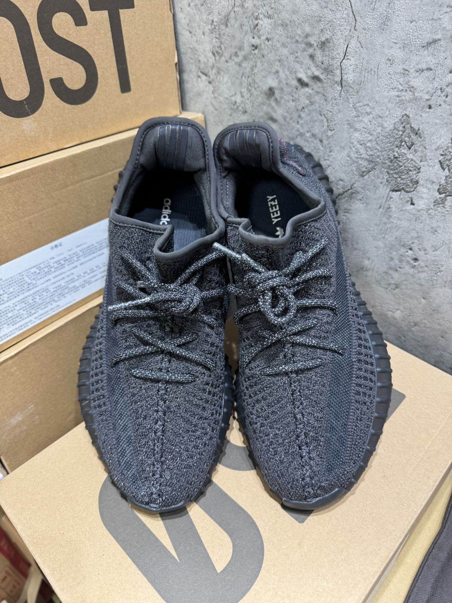 Yeezy Yeezy Black Lowtop Sneakers 9.5 Men Size US 9.5 / EU 42-43 - 5 Thumbnail