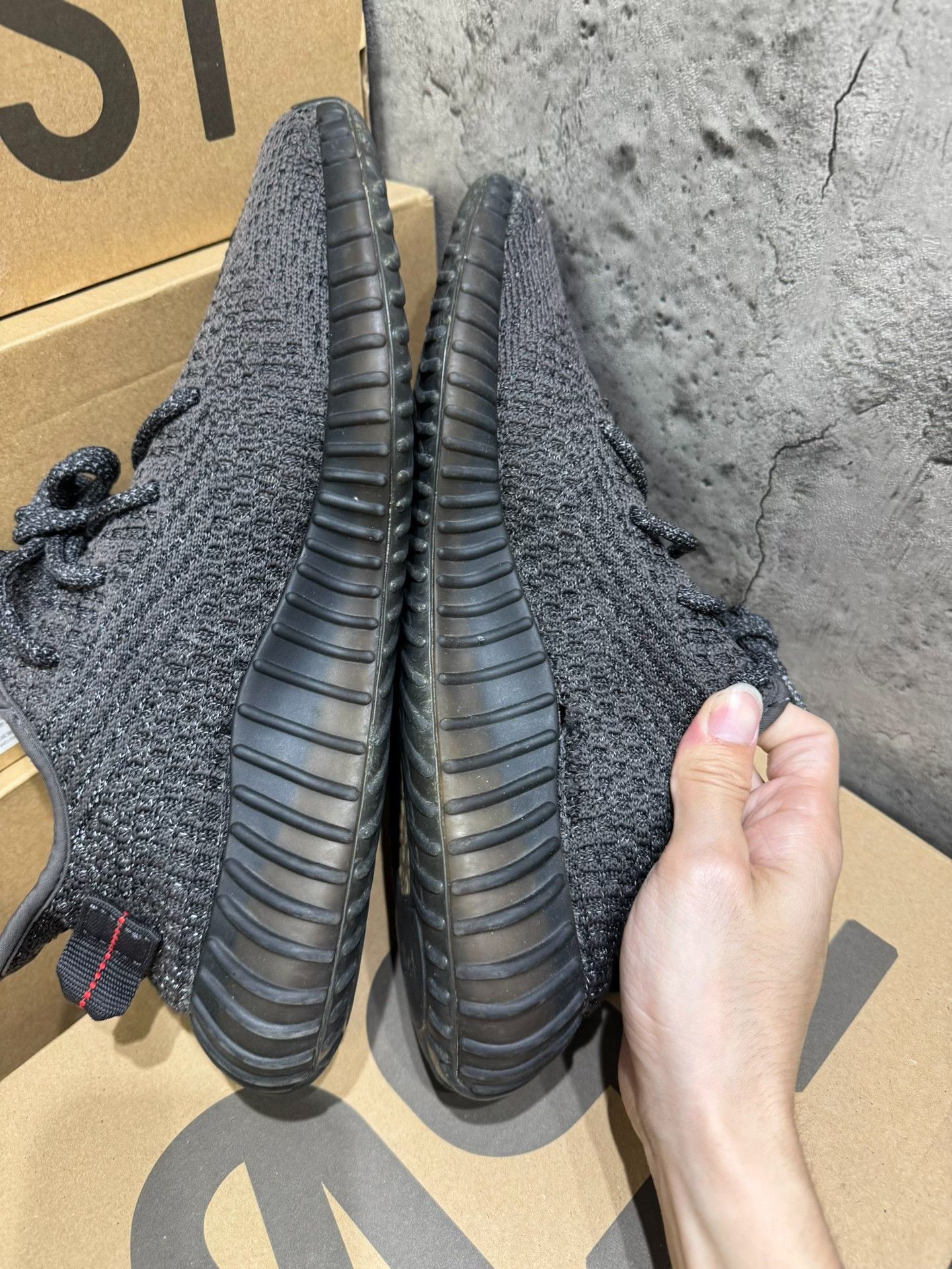 Yeezy Yeezy Black Lowtop Sneakers 42 Men Size US 9 / EU 42 - 8 Thumbnail