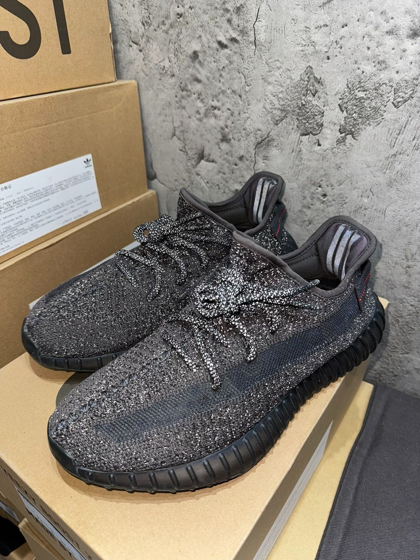Yeezy Yeezy Black Lowtop Sneakers 42 Men Size US 9 / EU 42 - 3 Thumbnail