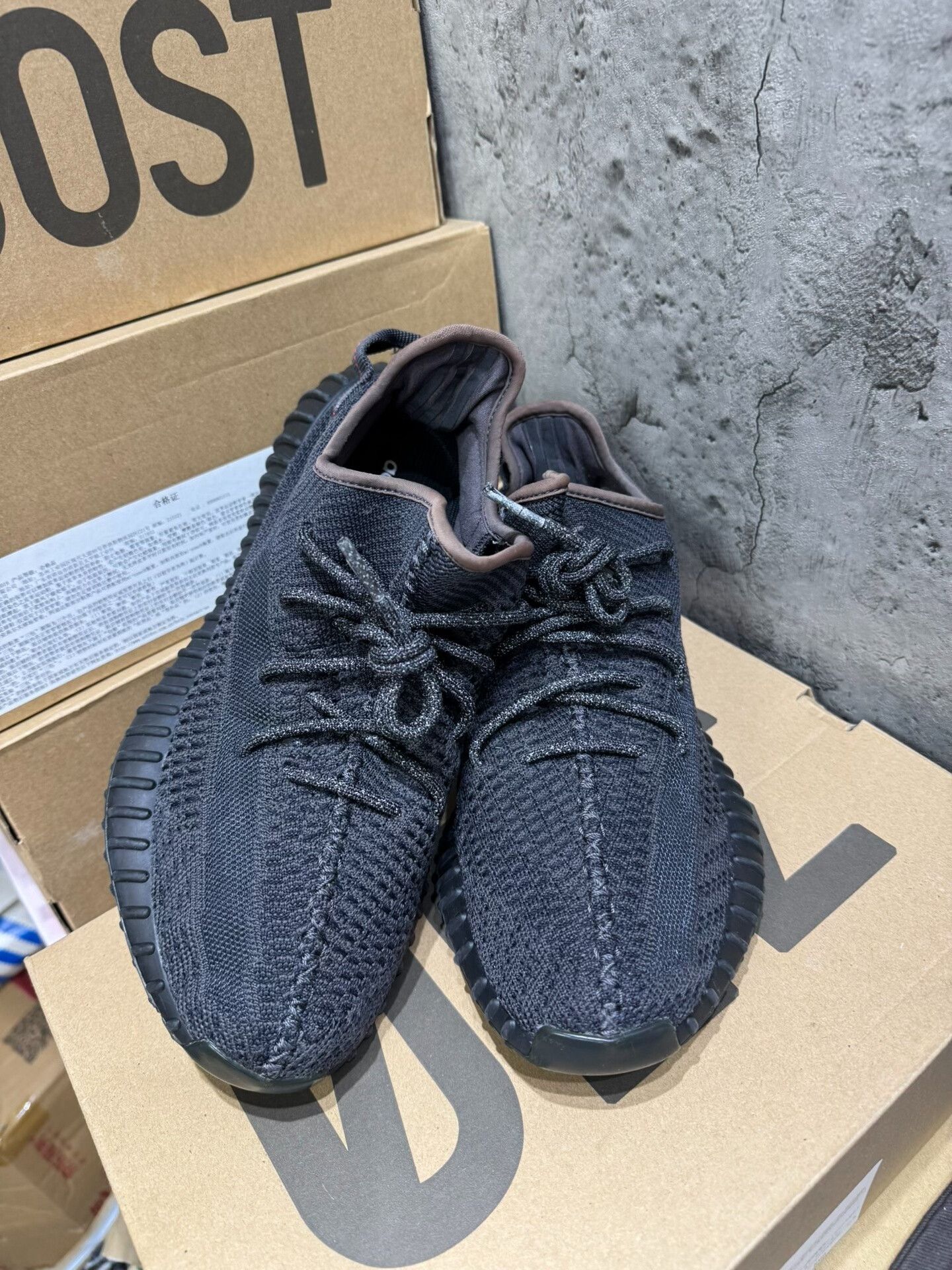 Adidas Adidas YEEZY350 Black Lowtop Sneakers 9.5 Men Size US 9.5 / EU 42-43 - 9 Thumbnail
