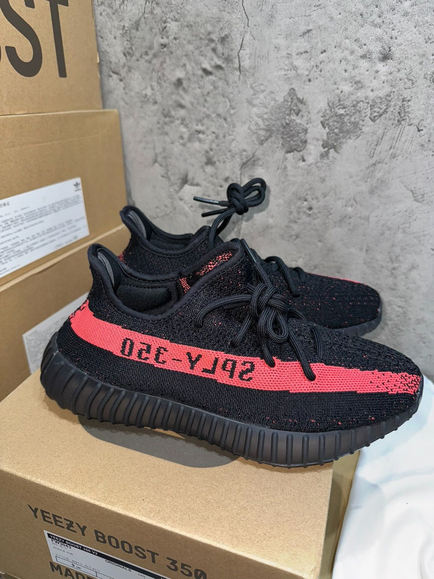 Adidas Adidas YEEZY35 Black Lowtop Sneakers 40 Men Size US 7.5 / EU 40-41 - 3 Thumbnail