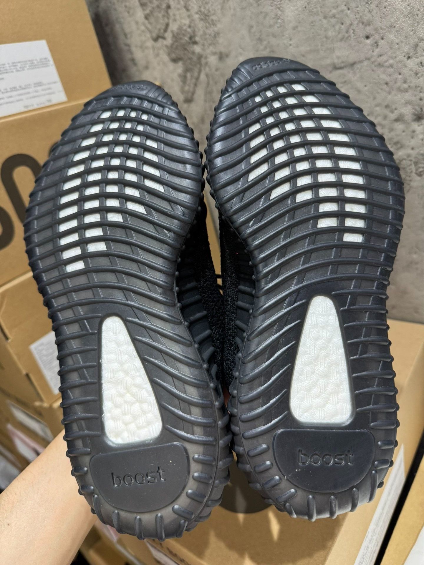 Adidas Adidas YEEZY35 Black Lowtop Sneakers 40 Men Size US 7.5 / EU 40-41 - 6 Thumbnail