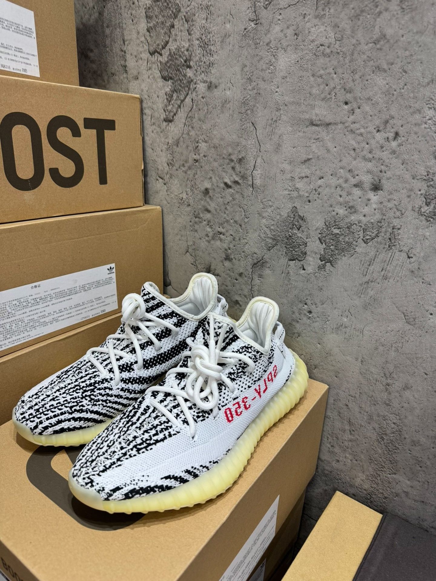 Adidas Adidas YEEZY350 White Lowtop Sneakers 40 Men Size US 7.5 / EU 40-41 - 9 Thumbnail