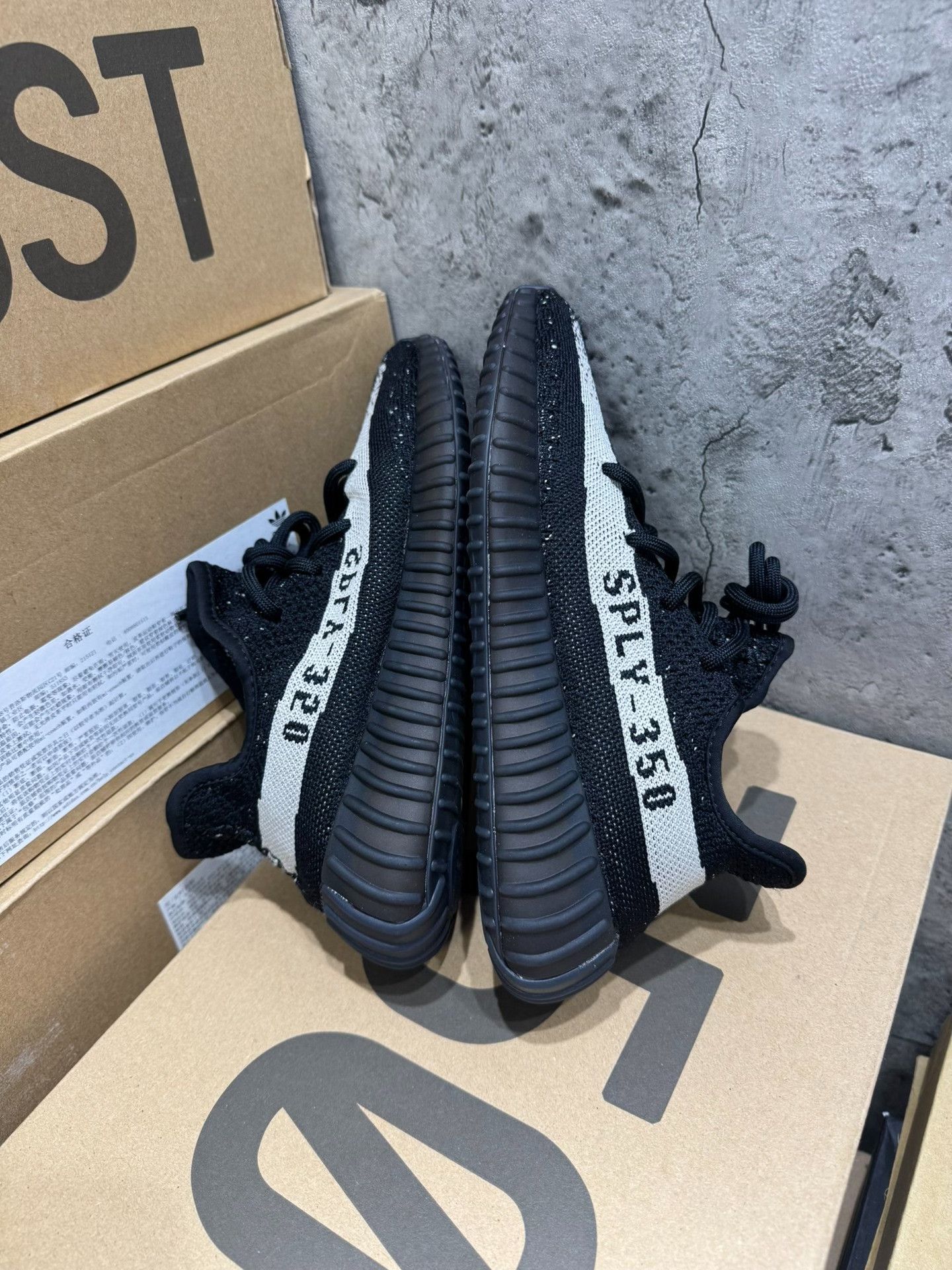 Adidas Adidas YEEZY3 Black Lowtop Sneakers 37 Men Size US 5 / EU 37 - 3 Thumbnail