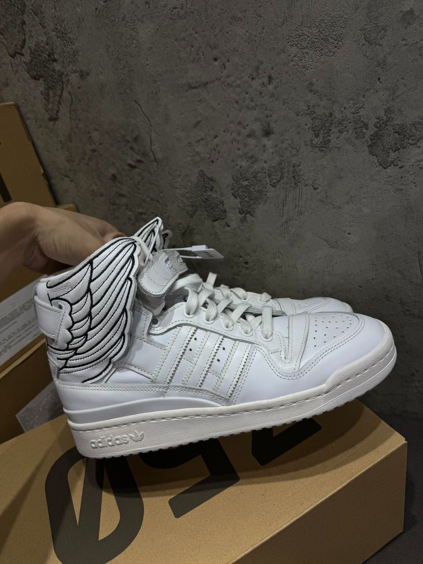 Adidas Adidas White Lowtop Sneakers 42 Men Size US 9 / EU 42 - 7 Thumbnail