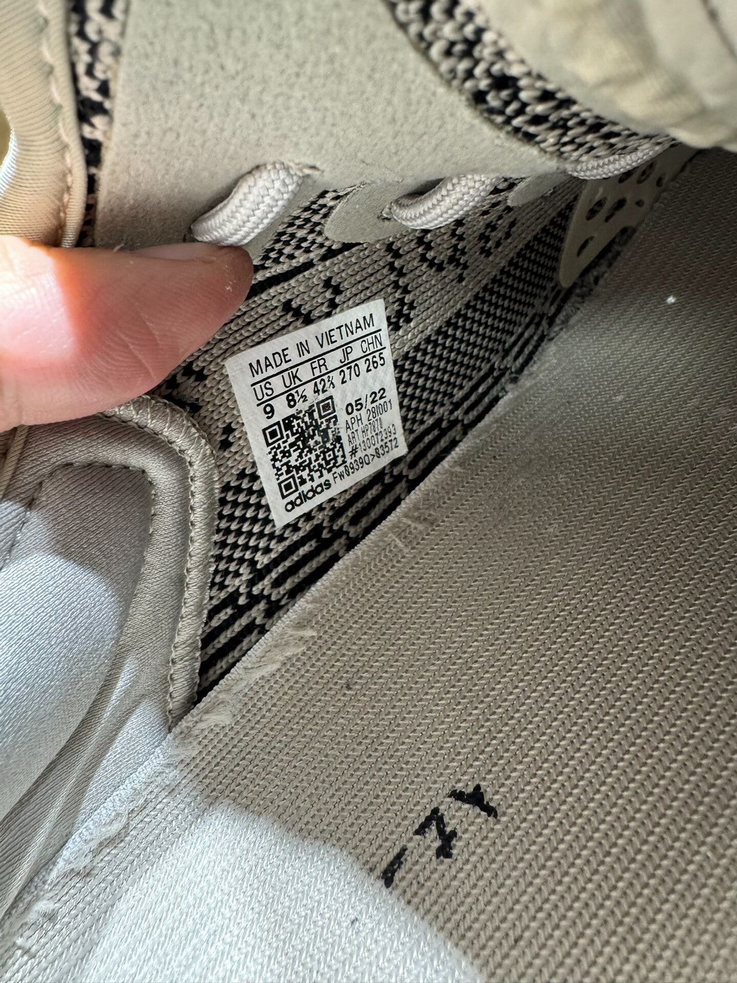 Adidas Adidas YEEZY350 Gray Lowtop Sneakers 42 Men Size US 9 / EU 42 - 6 Thumbnail