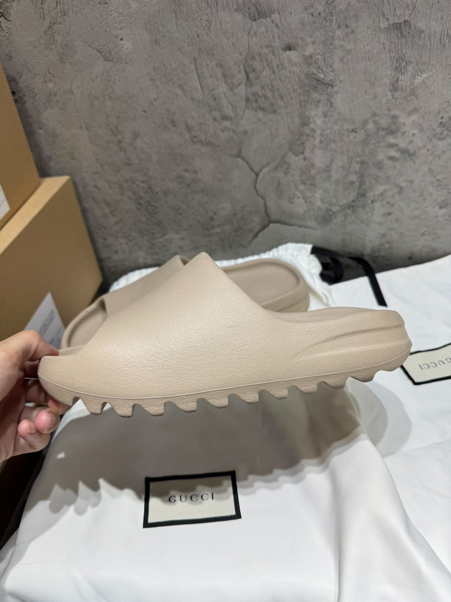 Yeezy Yeezy Brown Lowtop Sneakers 40 Men Size US 7.5 / EU 40-41 - 6 Thumbnail