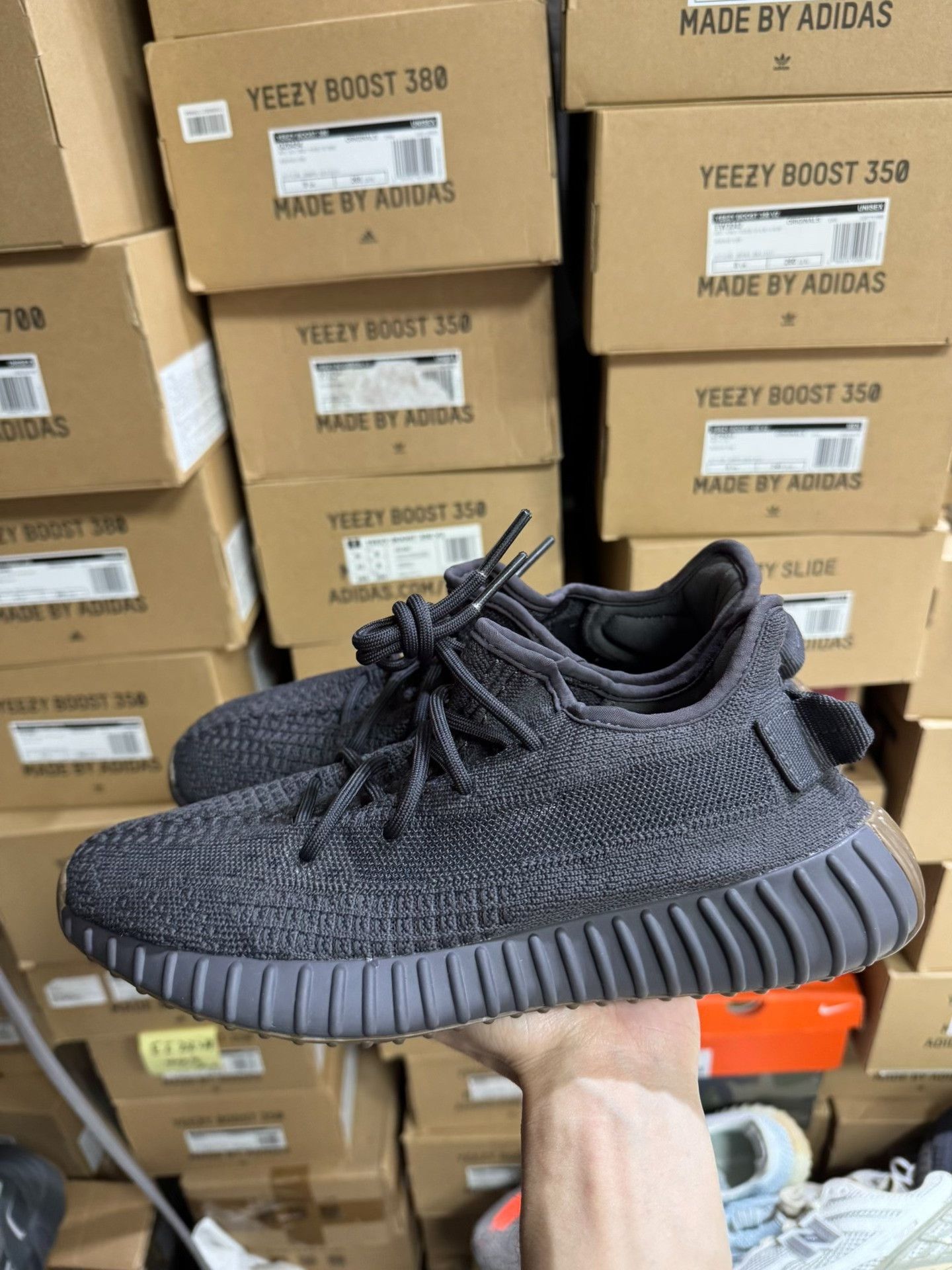 Adidas Adidas YEEZY350 Black Lowtop Sneakers 40 Men Size US 7.5 / EU 40-41 - 4 Thumbnail