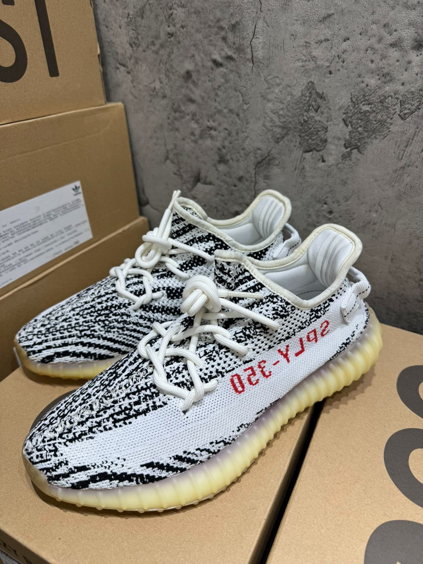 Adidas Adidas YEEZY350 White Lowtop Sneakers 42 Men Size US 9 / EU 42 - 6 Thumbnail