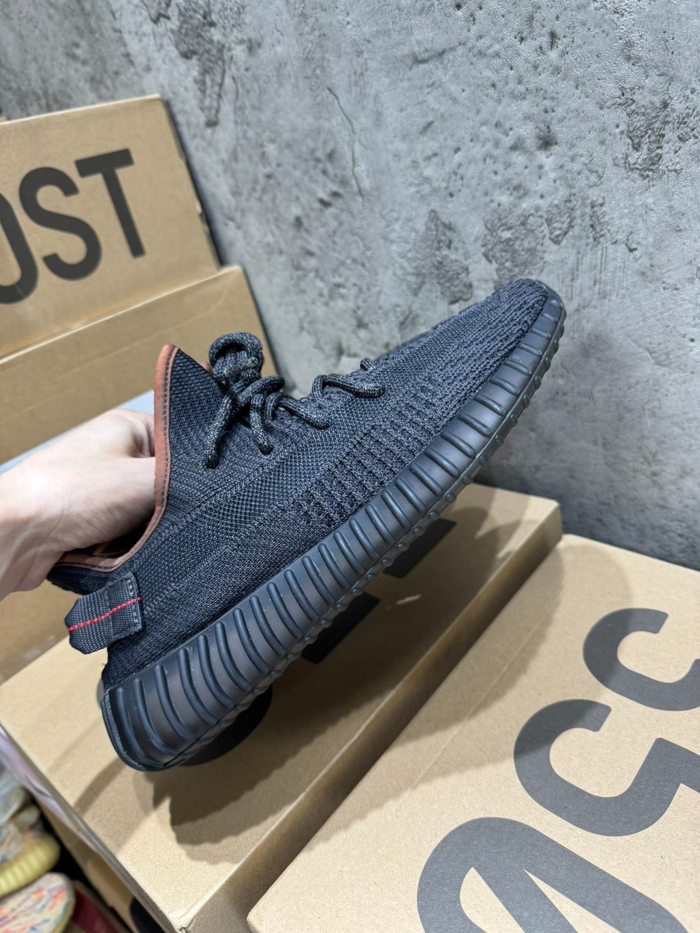 Adidas Adidas YEEZY350 Black Lowtop Sneakers 41 Men Size US 8.5 / EU 41-42 - 2 Thumbnail