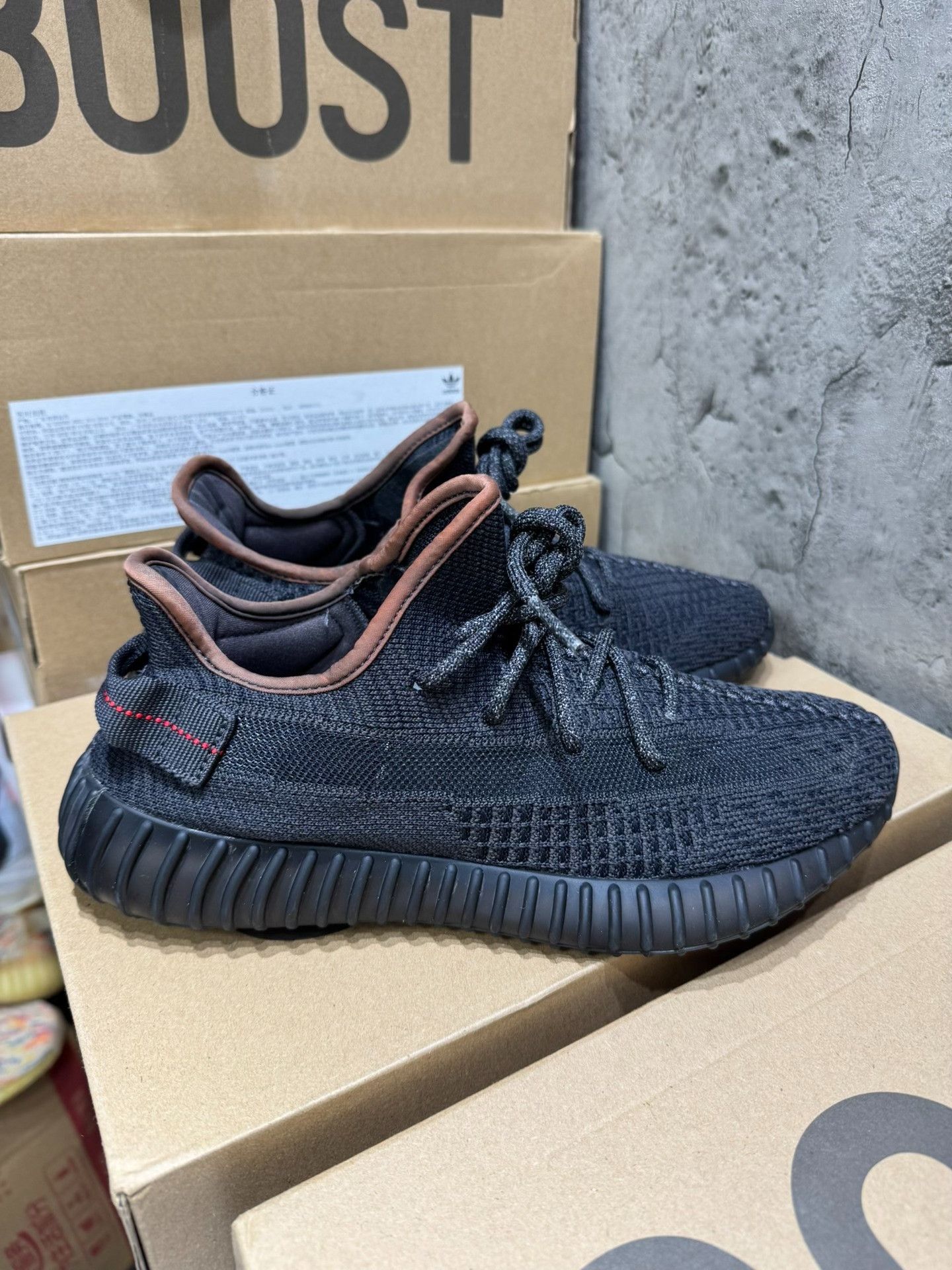Adidas Adidas YEEZY350 Black Lowtop Sneakers 41 Men Size US 8.5 / EU 41-42 - 3 Thumbnail