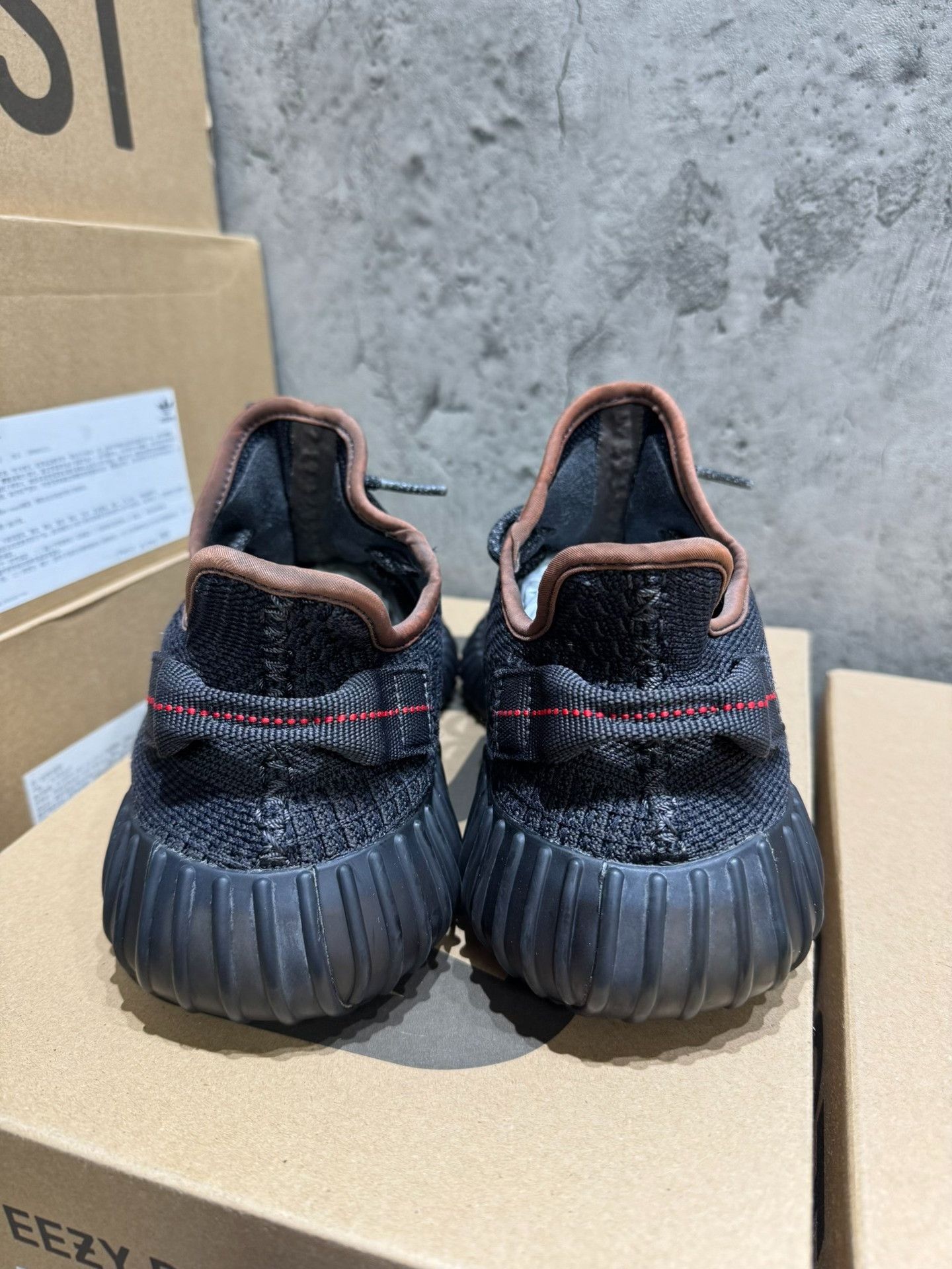 Adidas Adidas YEEZY350 Black Lowtop Sneakers 41 Men Size US 8.5 / EU 41-42 - 9 Thumbnail