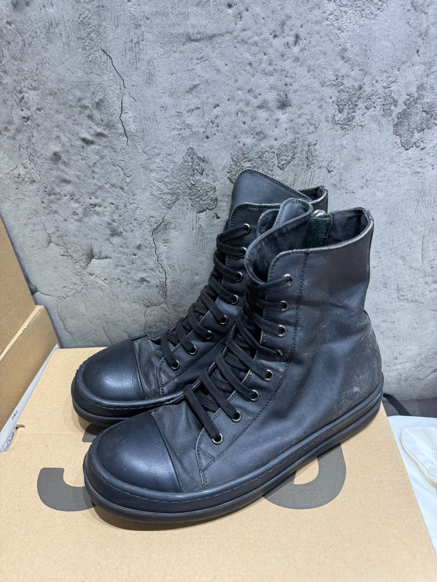 Converse Converse Black Hitop Sneakers 38 Women Size US 7.5 / IT 37.5 - 7 Thumbnail