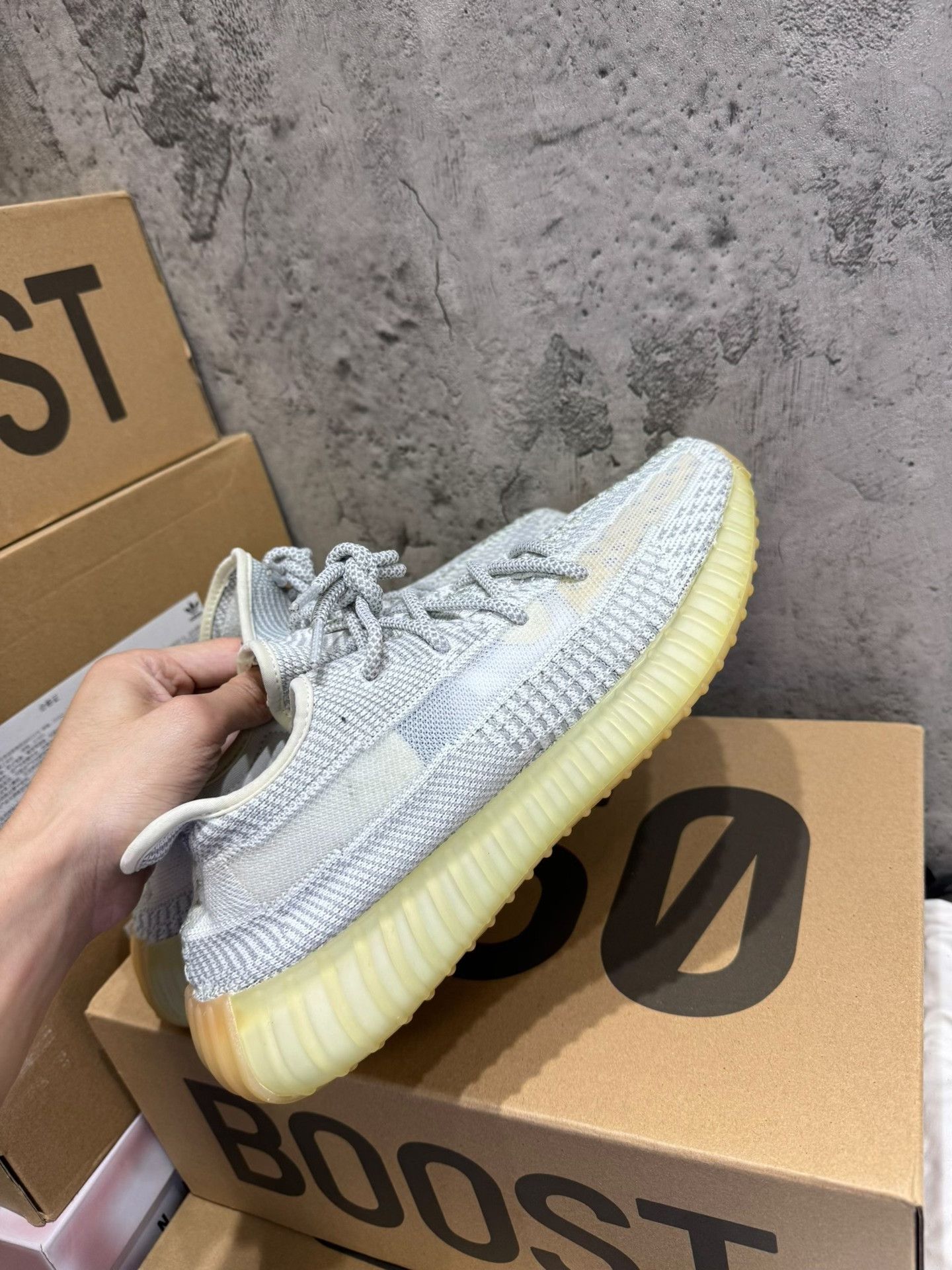 Adidas Adidas YEEZY350 Gray Lowtop Sneakers 9 Men Size US 9 / EU 42 - 3 Thumbnail