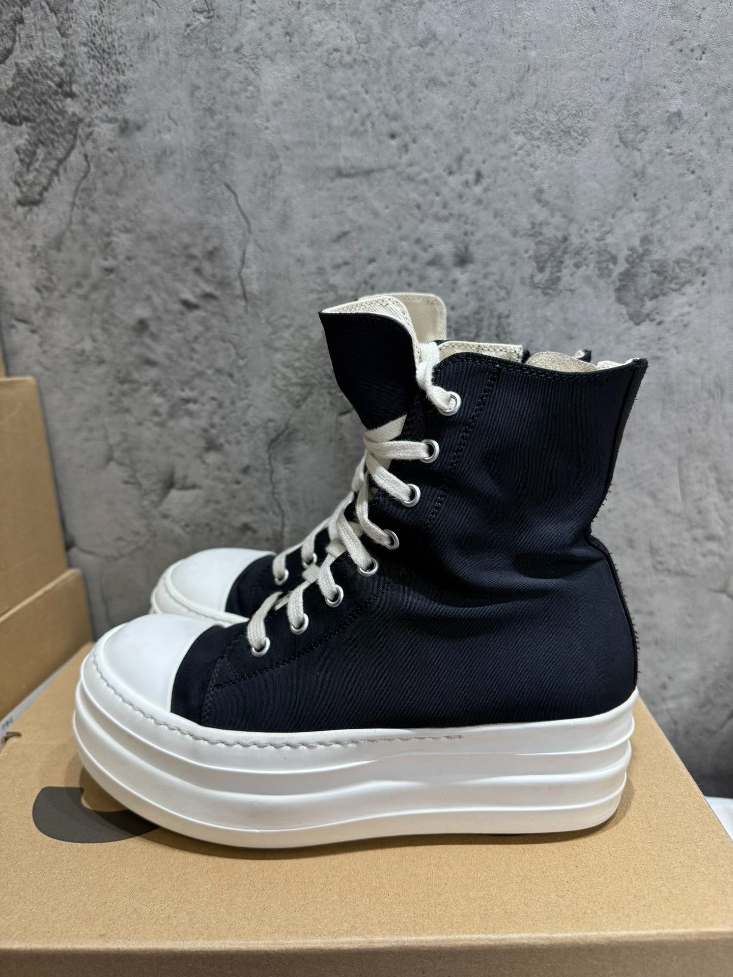Rick Owens Rick Owens Black Hitop Sneakers 36 Women Size US 6 / IT 36 - 2 Thumbnail