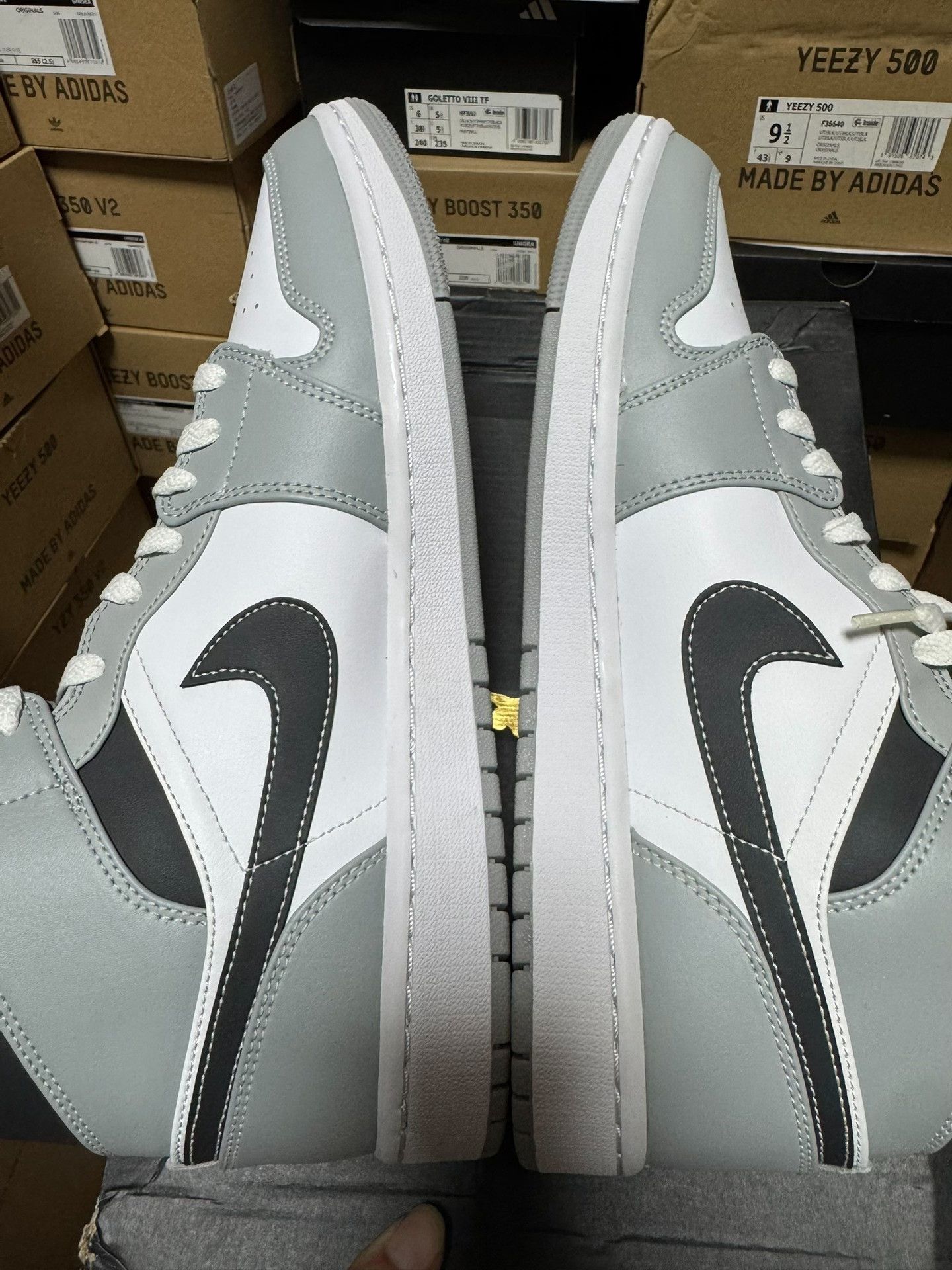 Nike Nike AJ1 Multi Lowtop Sneakers 10.5 Men Size US 10.5 / EU 43-44 - 6 Thumbnail
