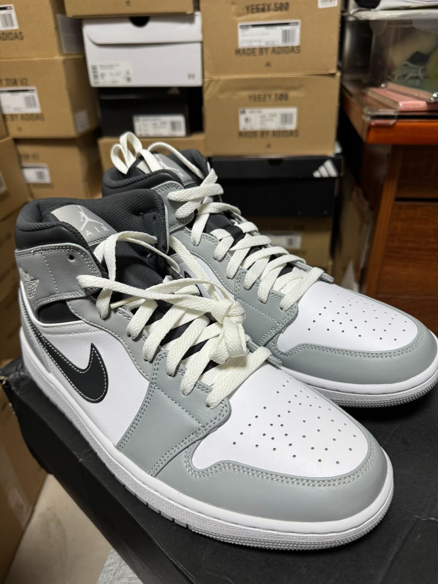 Nike Nike AJ1 Multi Lowtop Sneakers 10.5 Men Size US 10.5 / EU 43-44 - 2 Thumbnail