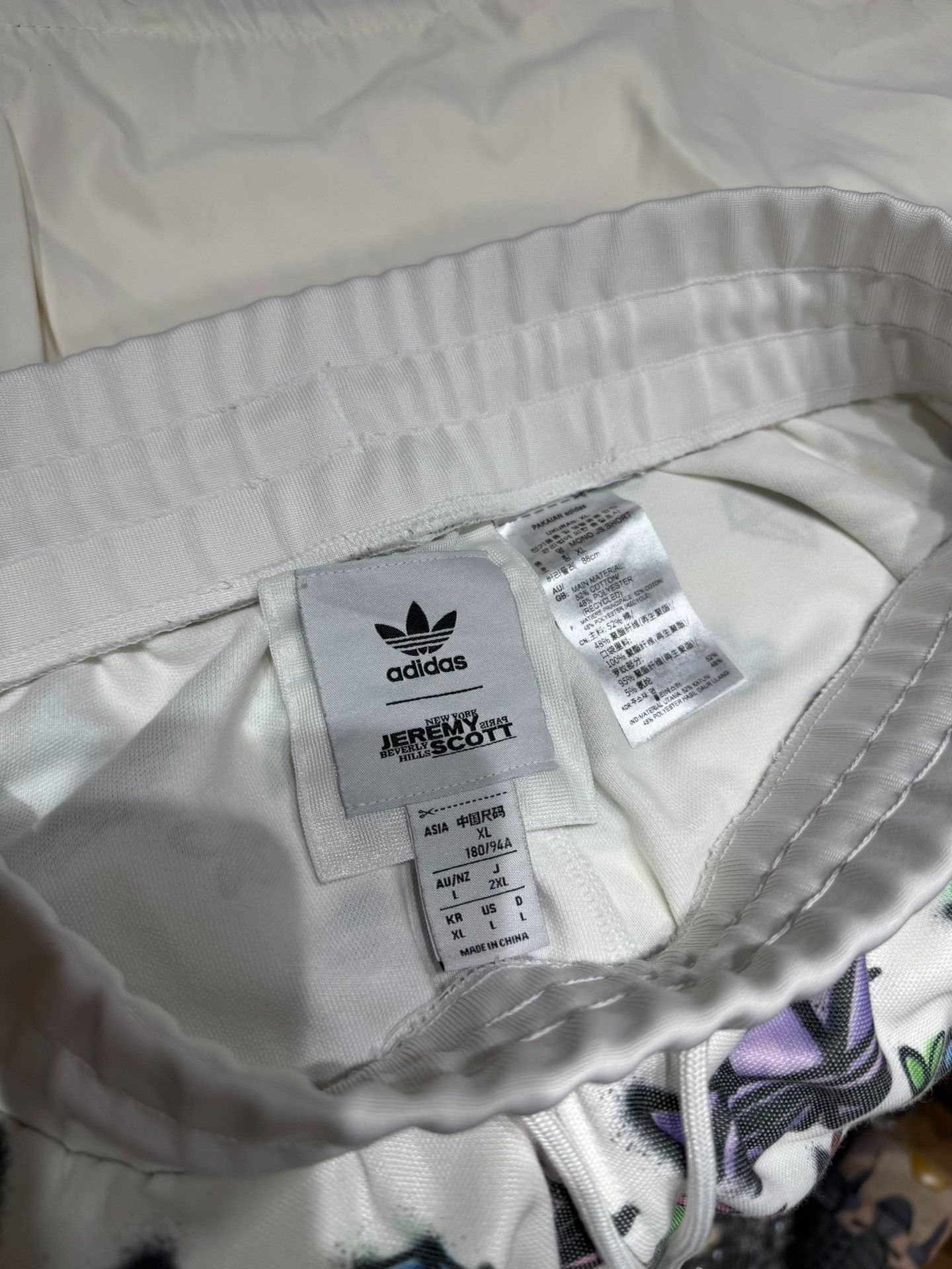 Adidas Adidas White Shorts XL Men Size US 36 / EU 52 - 4 Thumbnail