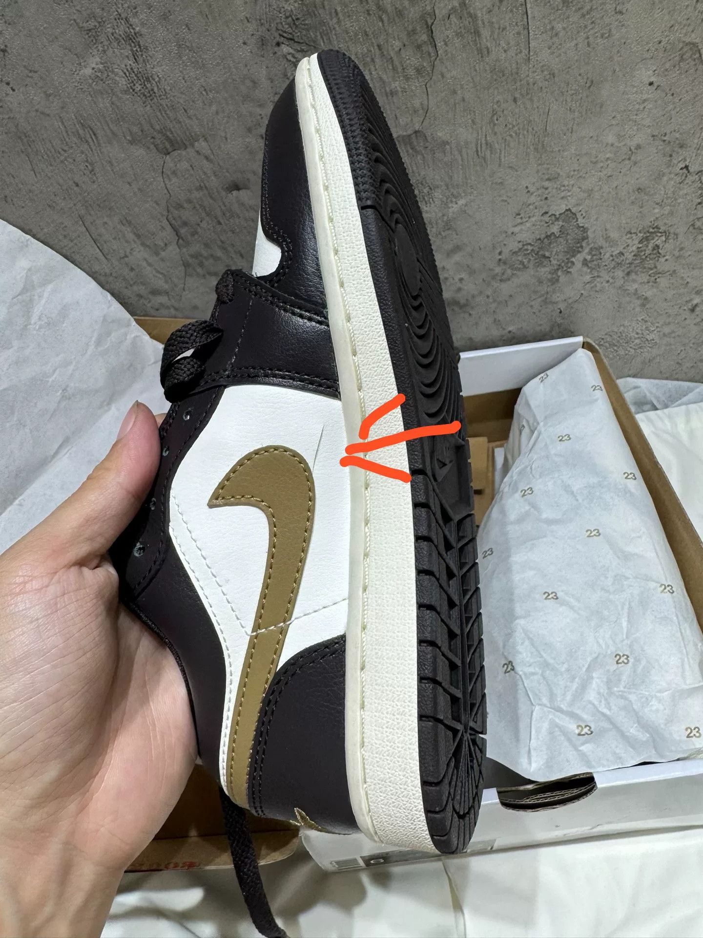 Nike Nike AJ1 Brown Lowtop Sneakers 36 Men Size US 5 / EU 37 - 4 Thumbnail