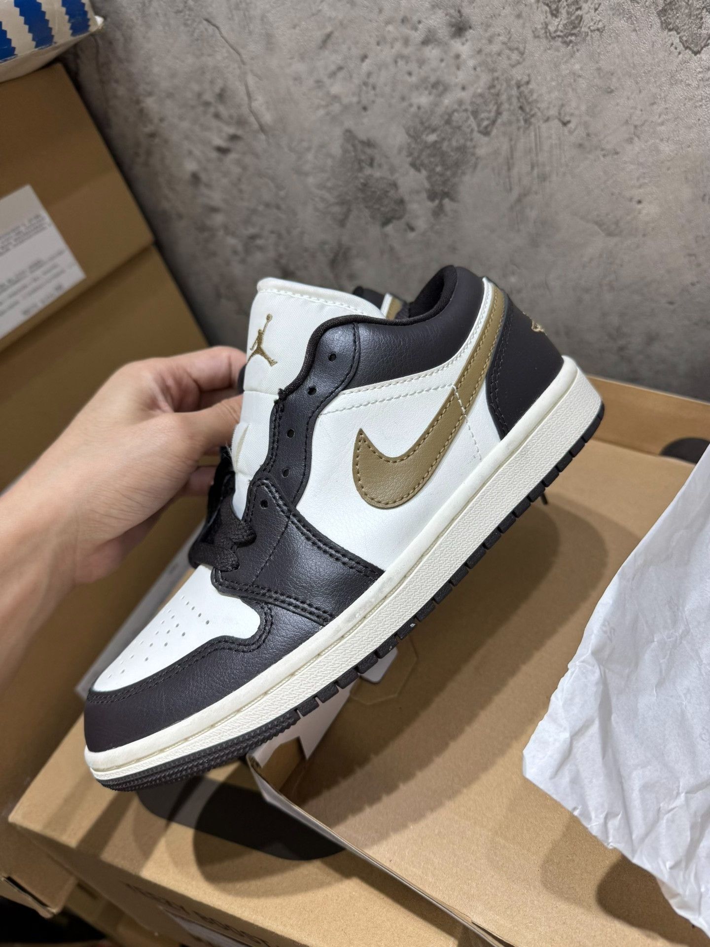 Nike Nike AJ1 Brown Lowtop Sneakers 36 Men Size US 5 / EU 37 - 6 Thumbnail