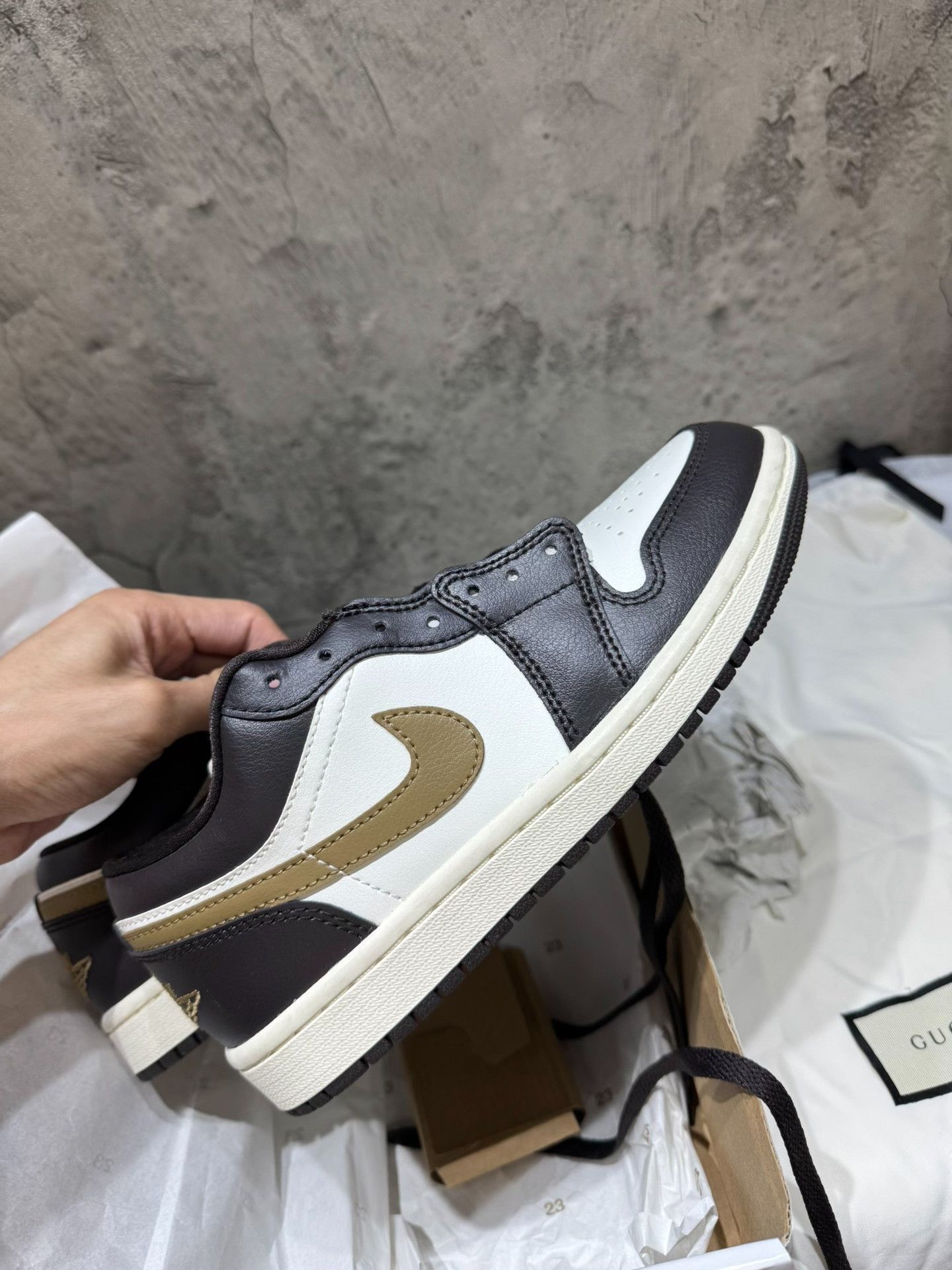 Nike Nike AJ1 Brown Lowtop Sneakers 36 Men Size US 5 / EU 37 - 2 Thumbnail