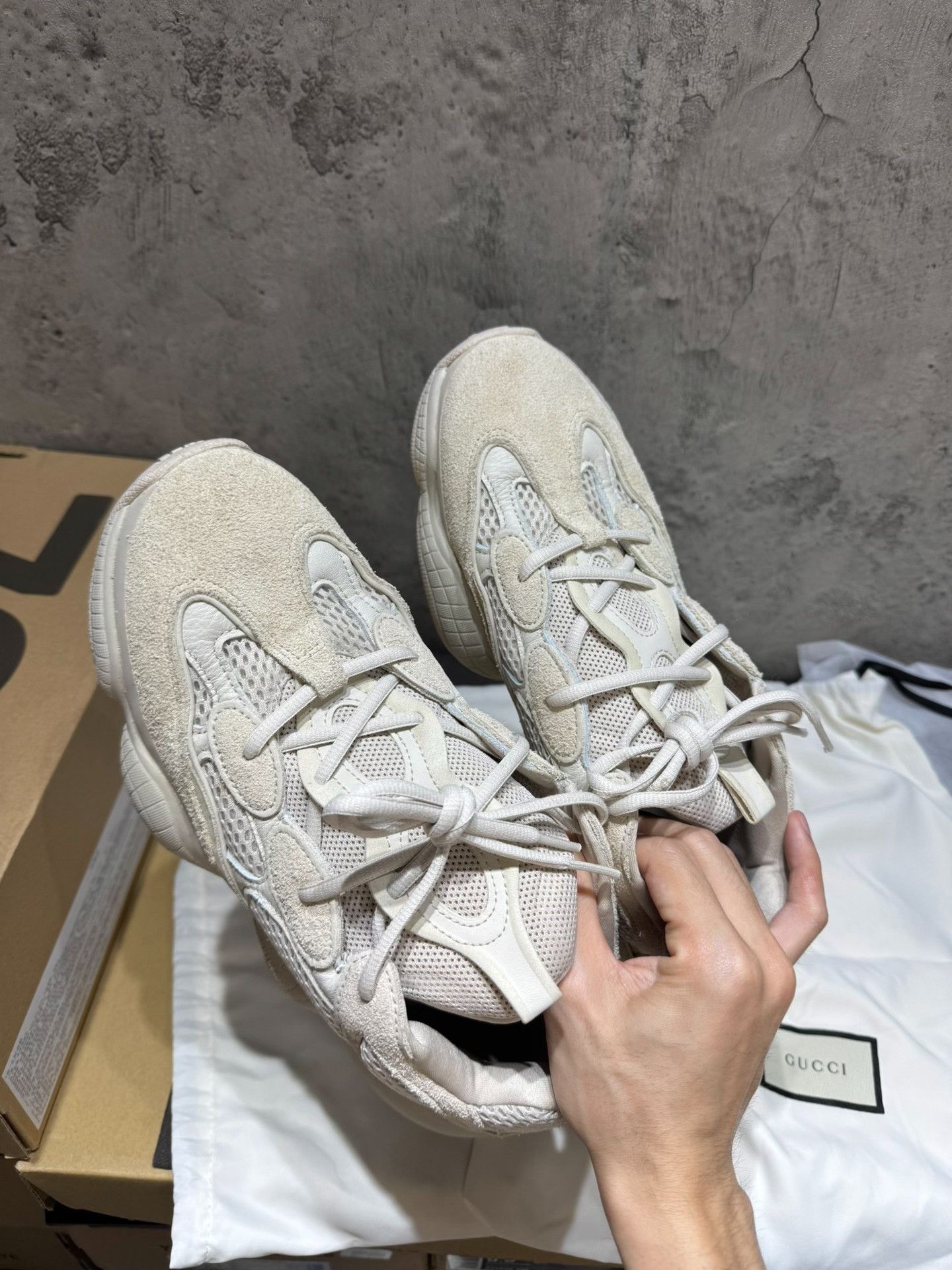 Adidas Adidas YEEZY500 White Lowtop Sneakers 9.5 Men Size US 9.5 / EU 42-43 - 5 Thumbnail