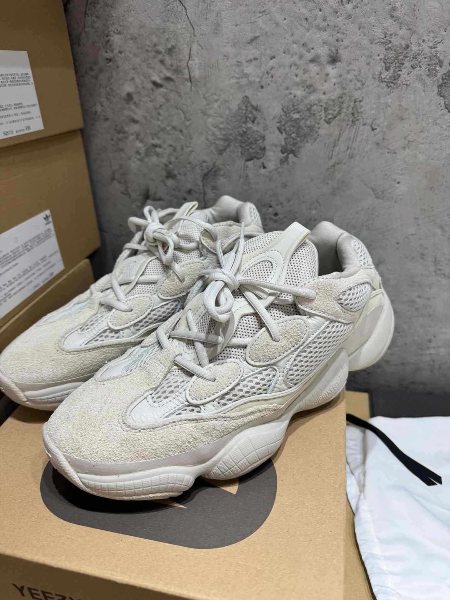 Adidas Adidas YEEZY500 White Lowtop Sneakers 9.5 Men Size US 9.5 / EU 42-43 - 7 Thumbnail