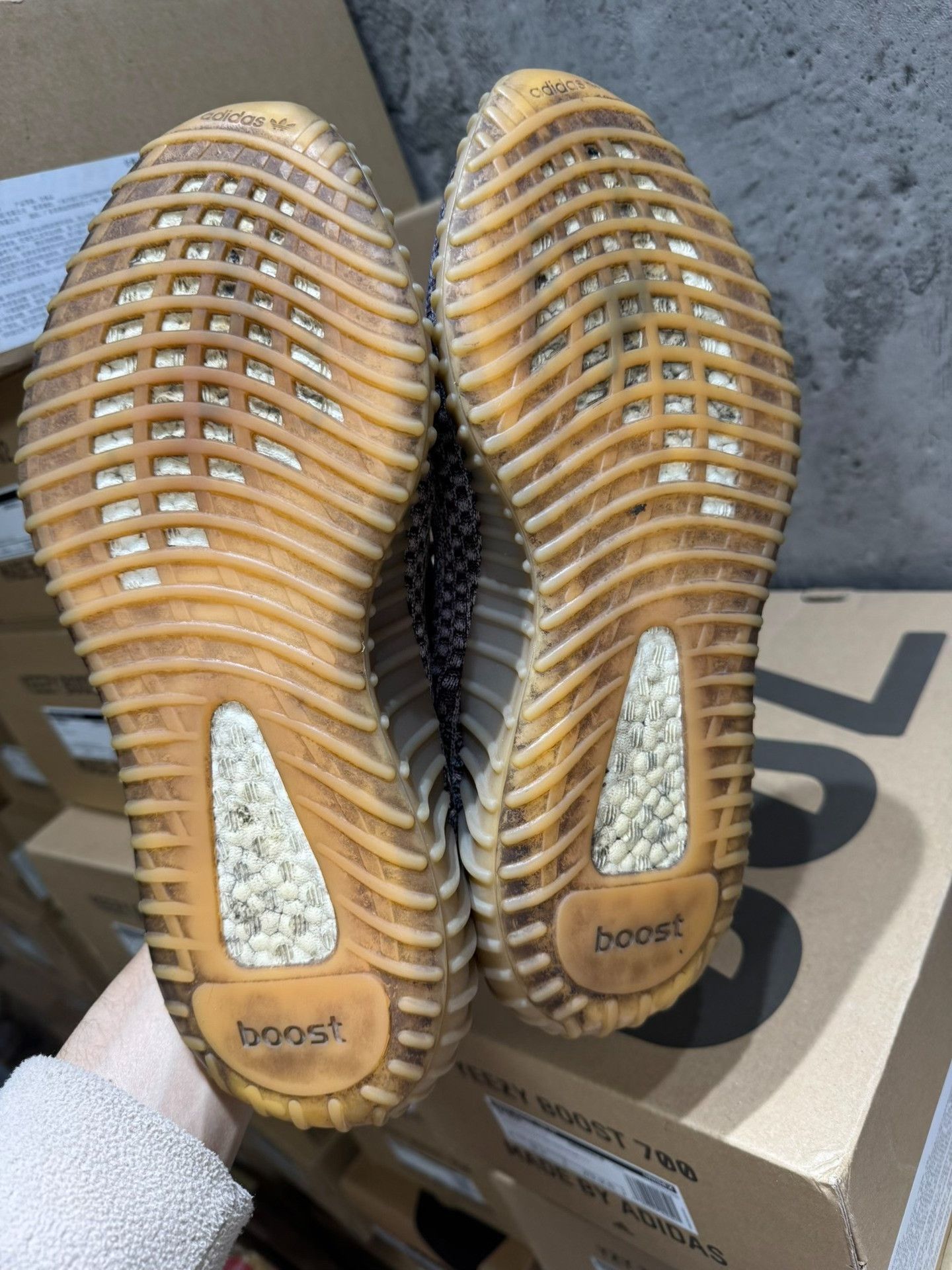 Yeezy Yeezy Brown Lowtop Sneakers 9 Men Size US 9 / EU 42 - 6 Thumbnail