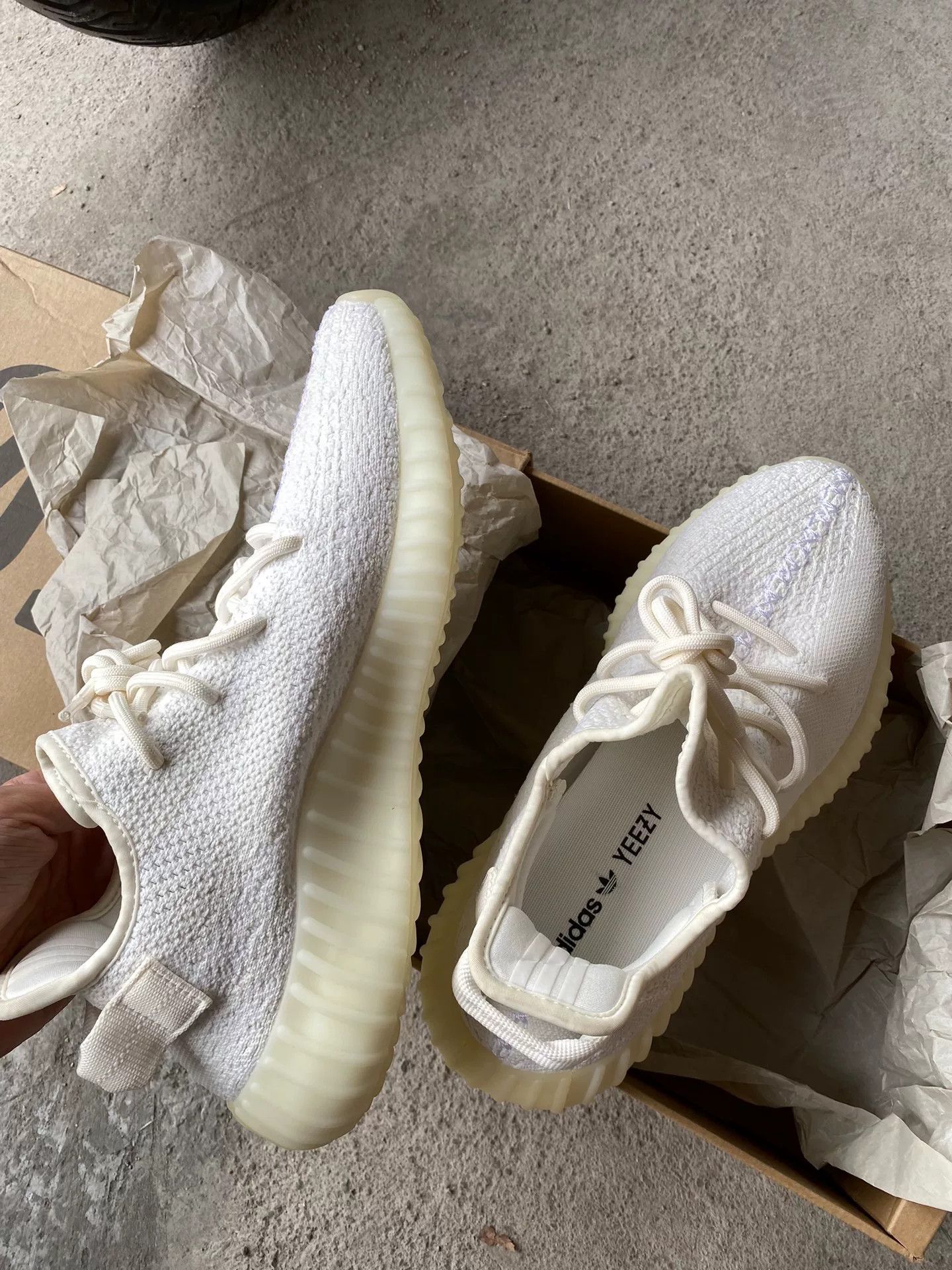 Adidas Adidas YEEZY350 White Lowtop Sneakers 42 Men Size US 9 / EU 42 - 8 Thumbnail