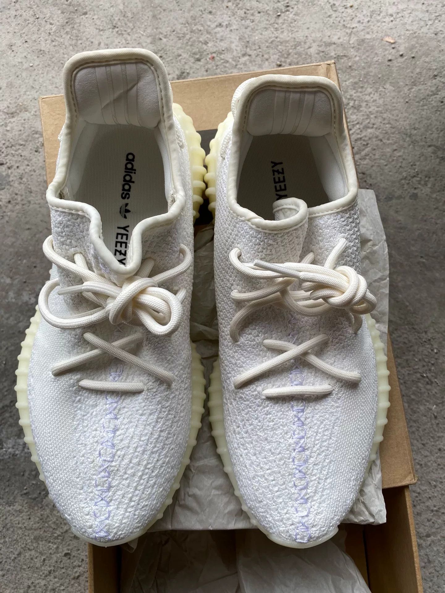 Adidas Adidas YEEZY350 White Lowtop Sneakers 42 Men Size US 9 / EU 42 - 4 Thumbnail