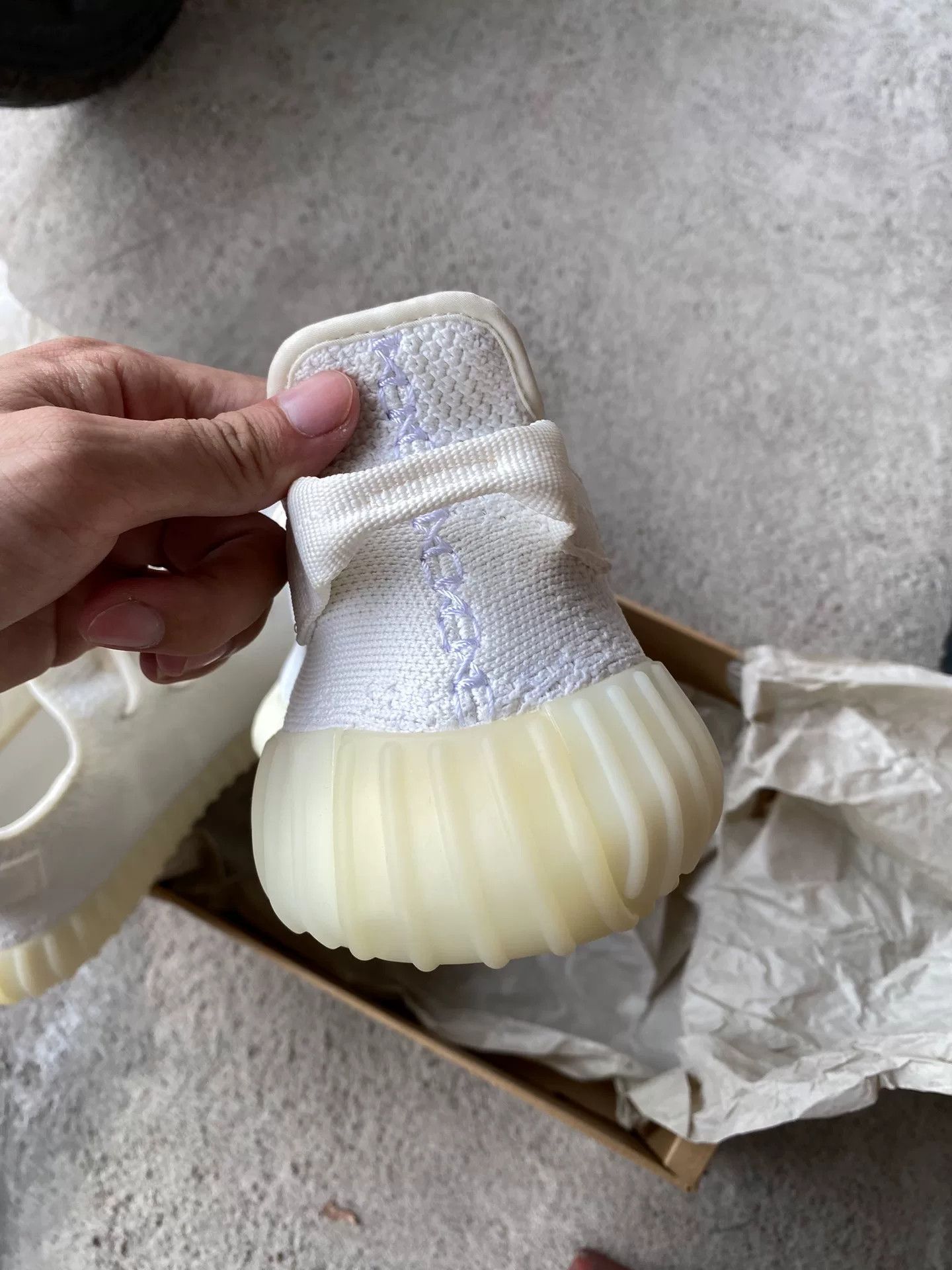 Adidas Adidas YEEZY350 White Lowtop Sneakers 42 Men Size US 9 / EU 42 - 3 Thumbnail