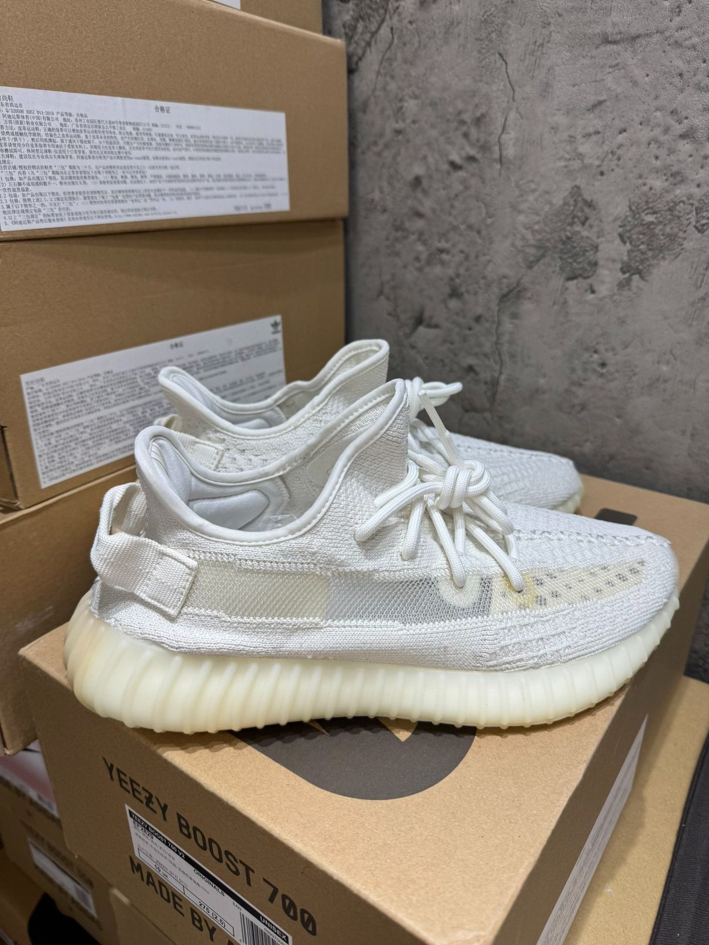 Adidas Adidas YEEZY350 White Lowtop Sneakers 35 Men Size US 5 / EU 37 - 4 Thumbnail