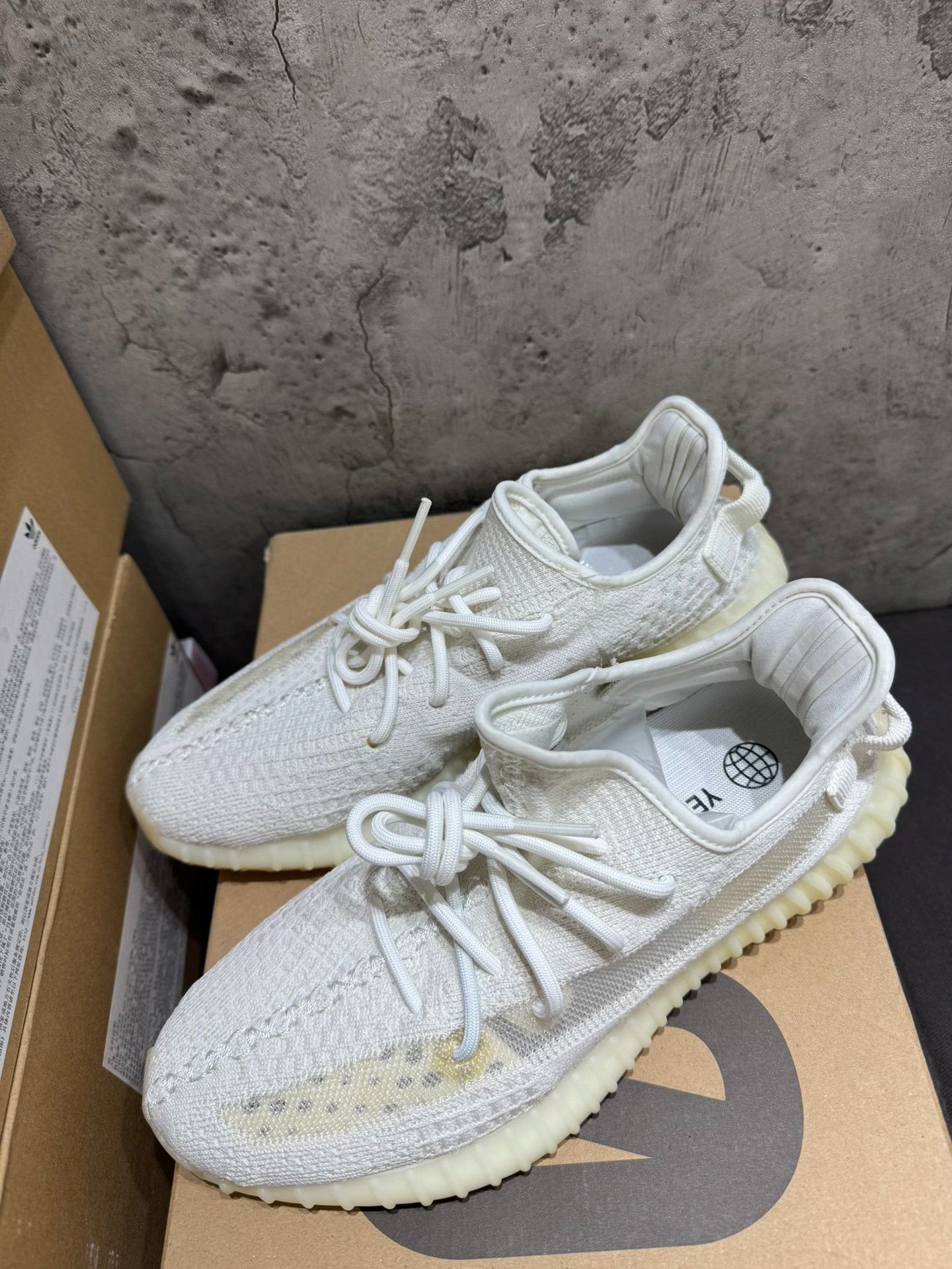 Adidas Adidas YEEZY350 White Lowtop Sneakers 35 Men Size US 5 / EU 37 - 2 Thumbnail