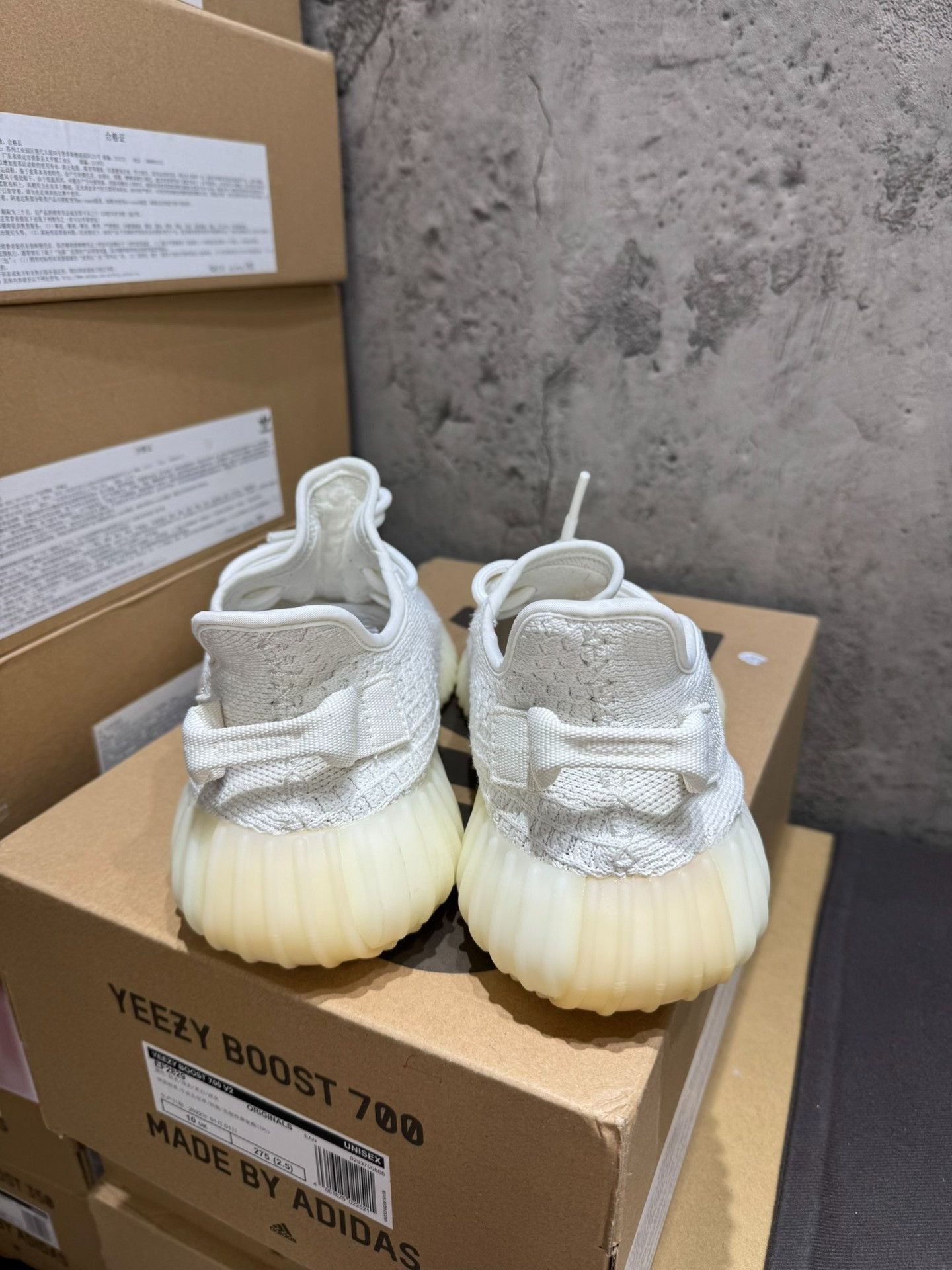 Adidas Adidas YEEZY350 White Lowtop Sneakers 35 Men Size US 5 / EU 37 - 3 Thumbnail