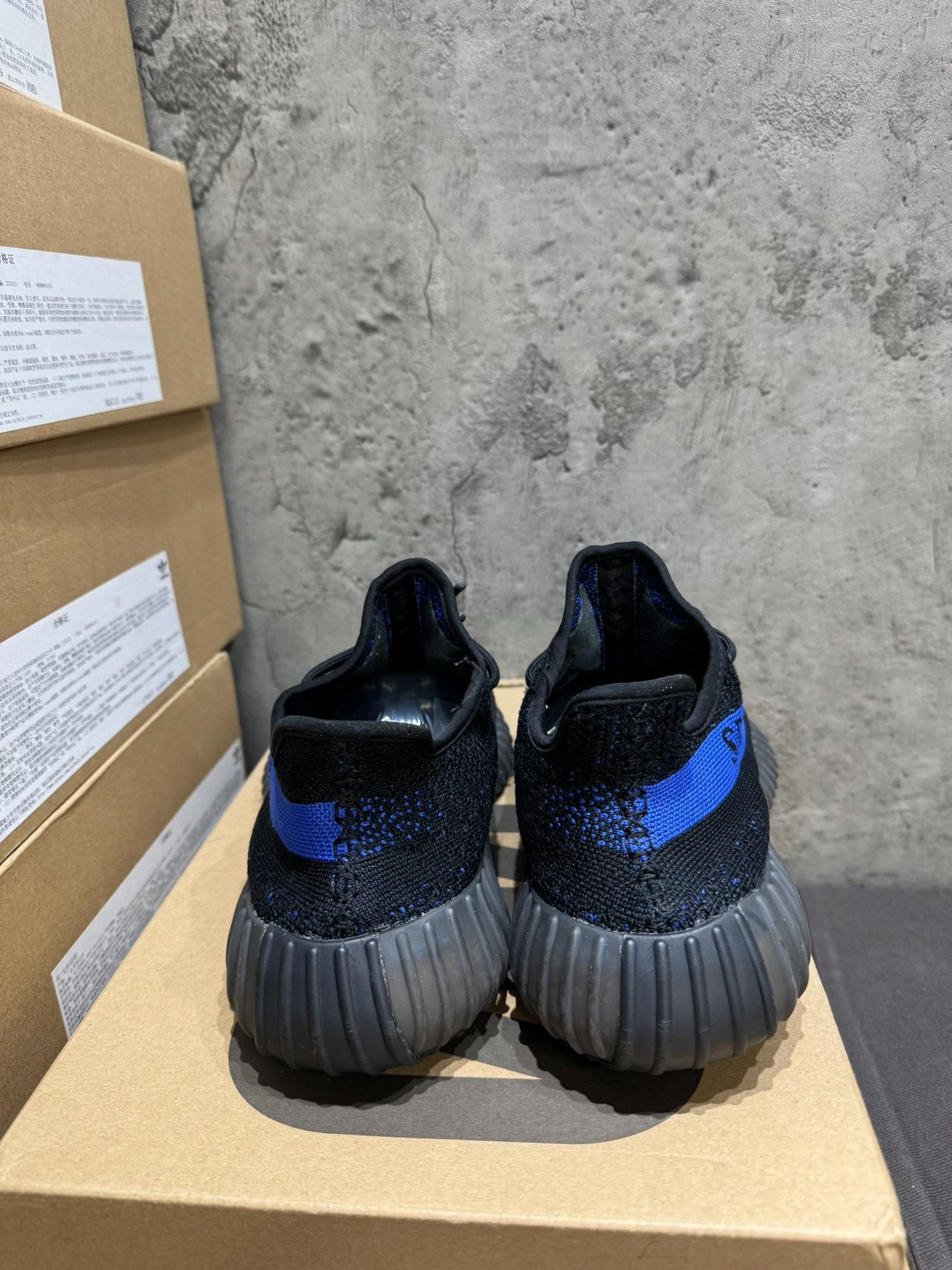Yeezy Yeezy Blue Lowtop Sneakers 42 Men Size US 9 / EU 42 - 3 Thumbnail