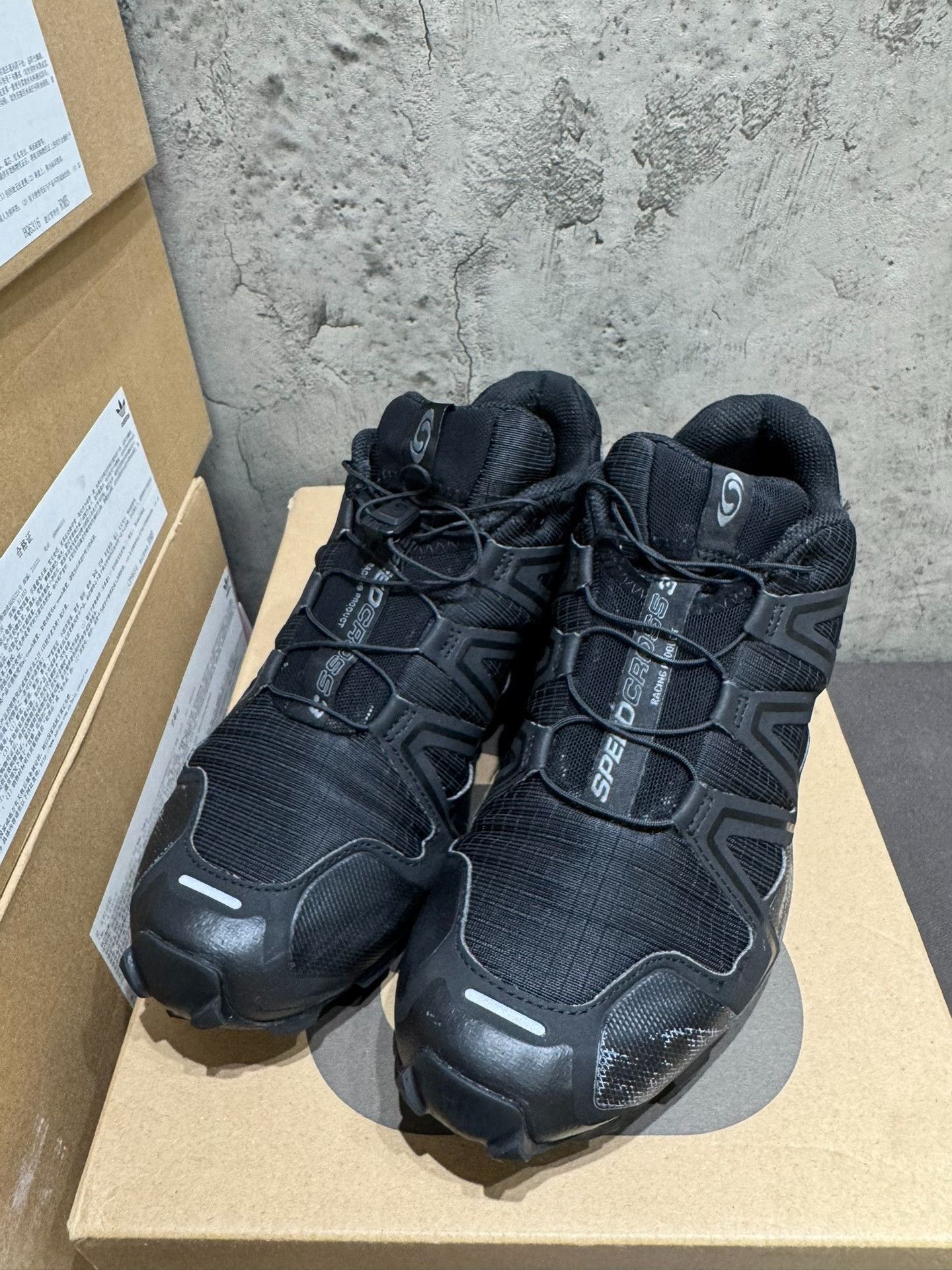 Salomon Salomon Black Lowtop Sneakers 42 Men Size US 9 / EU 42 - 4 Thumbnail