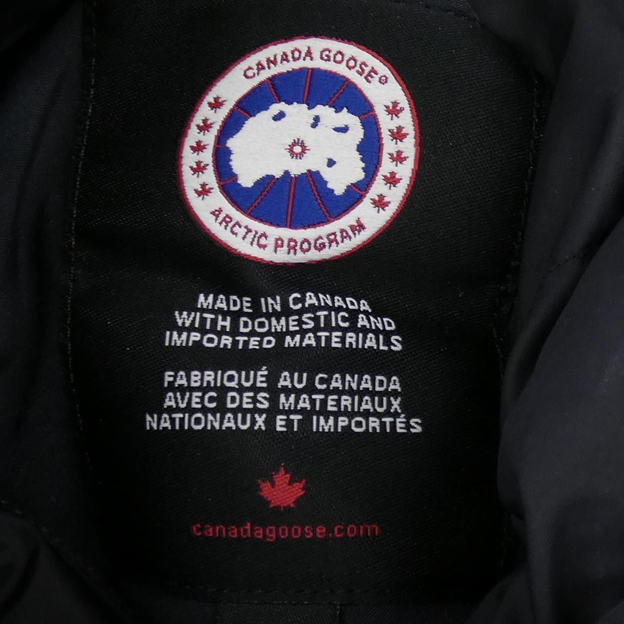 Canada Goose Canada Goose Canada Goose CHARLOTTE Down Jacket Textile Outerwear 2300JL DUTY FREE for USA Size ONE SIZE - 4 Thumbnail