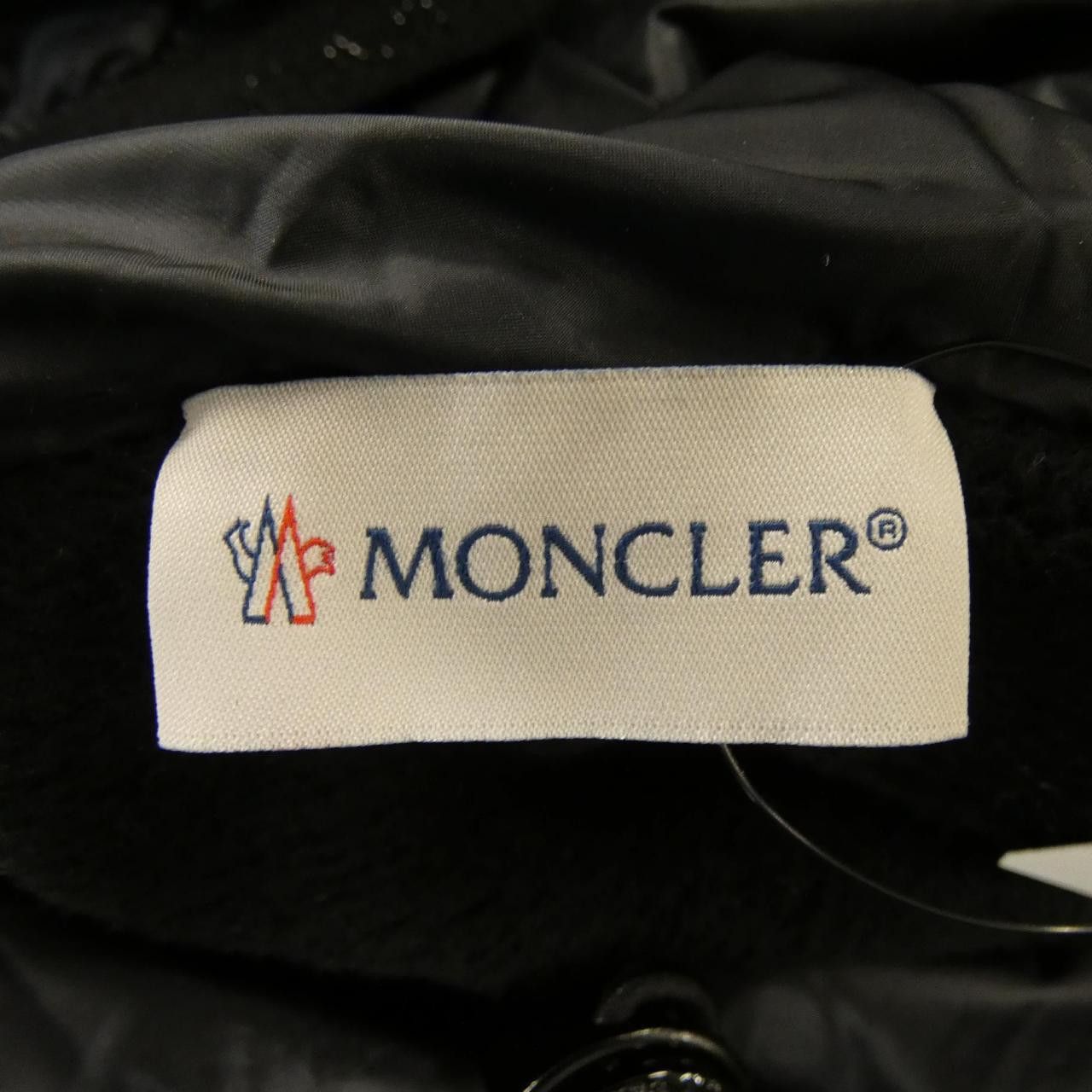 Moncler Moncler Moncler Wool Blend Poncho Textile Outerwear 20933G00008 DUTY FREE for USA Size ONE SIZE - 4 Thumbnail
