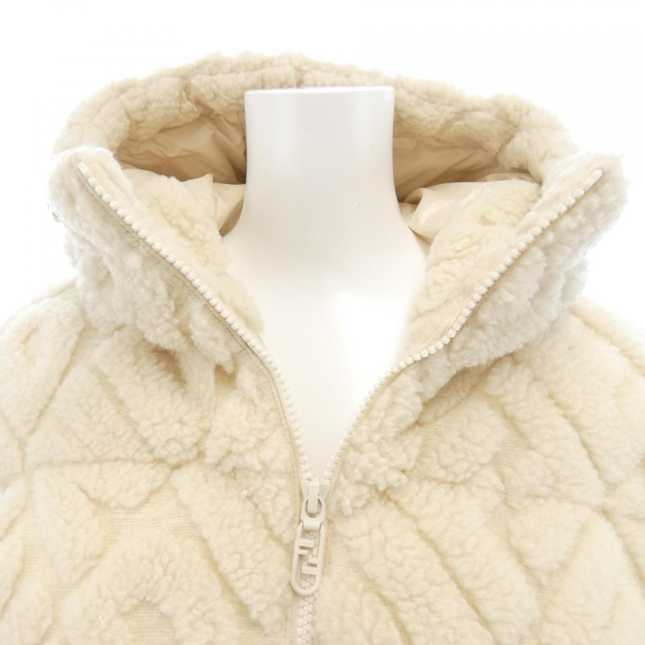 Fendi Fendi Fendi Down Jacket Textile Outerwear FAN133 AQB1 DUTY FREE for USA Size ONE SIZE - 6 Thumbnail