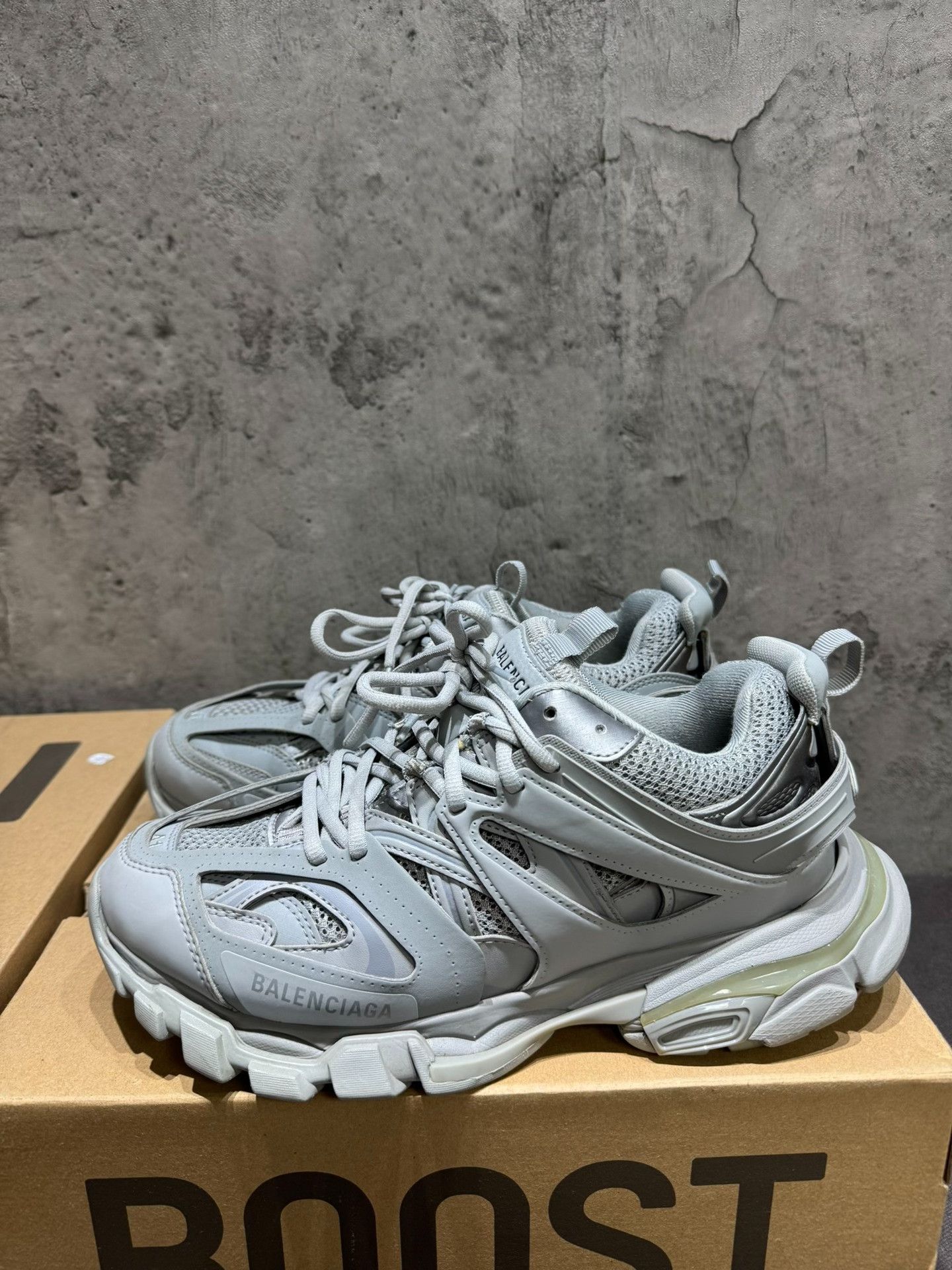 Balenciaga Balenciaga Gray Lowtop Sneakers 41 Men Size US 8.5 / EU 41-42 - 2 Thumbnail