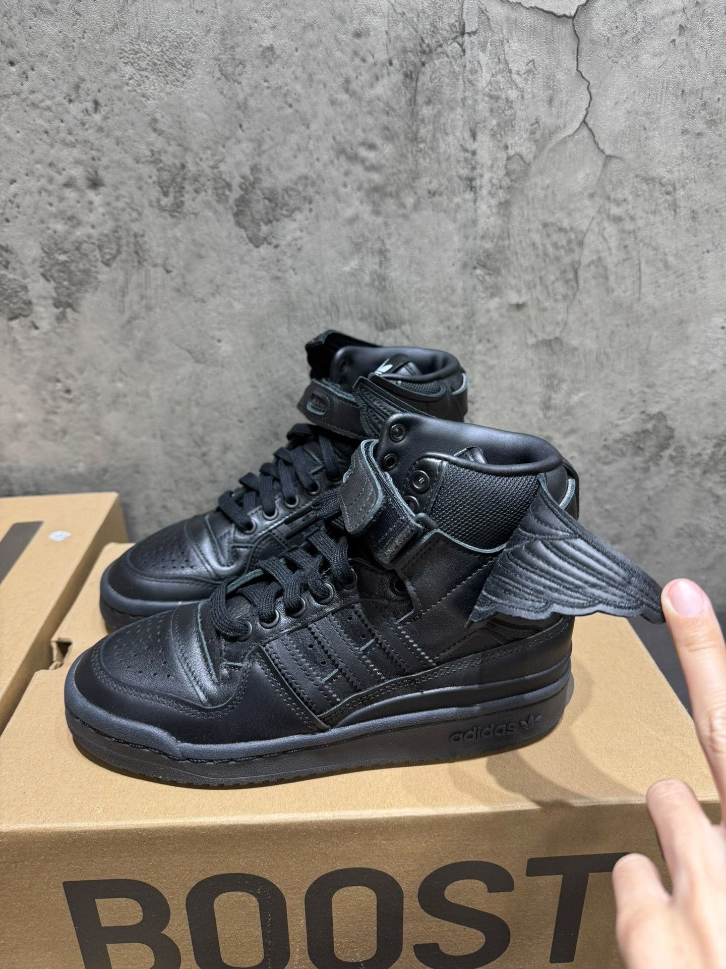 Adidas Adidas Black Hitop Sneakers 36 Women Size US 6 / IT 36 - 7 Thumbnail