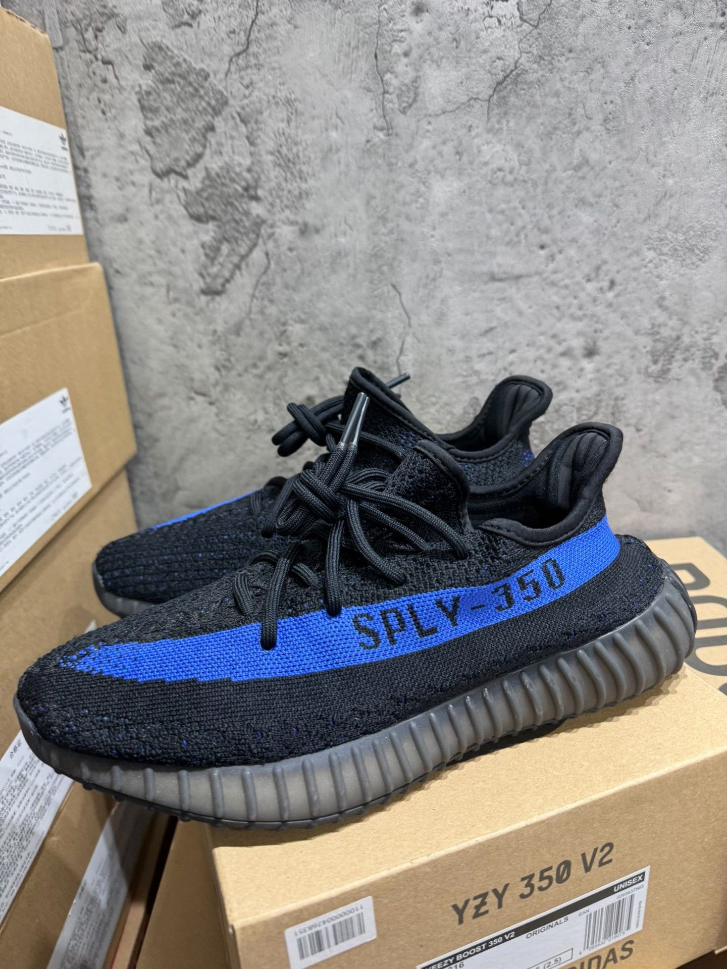 Yeezy Yeezy Blue Lowtop Sneakers 42 Men Size US 9 / EU 42 - 2 Thumbnail