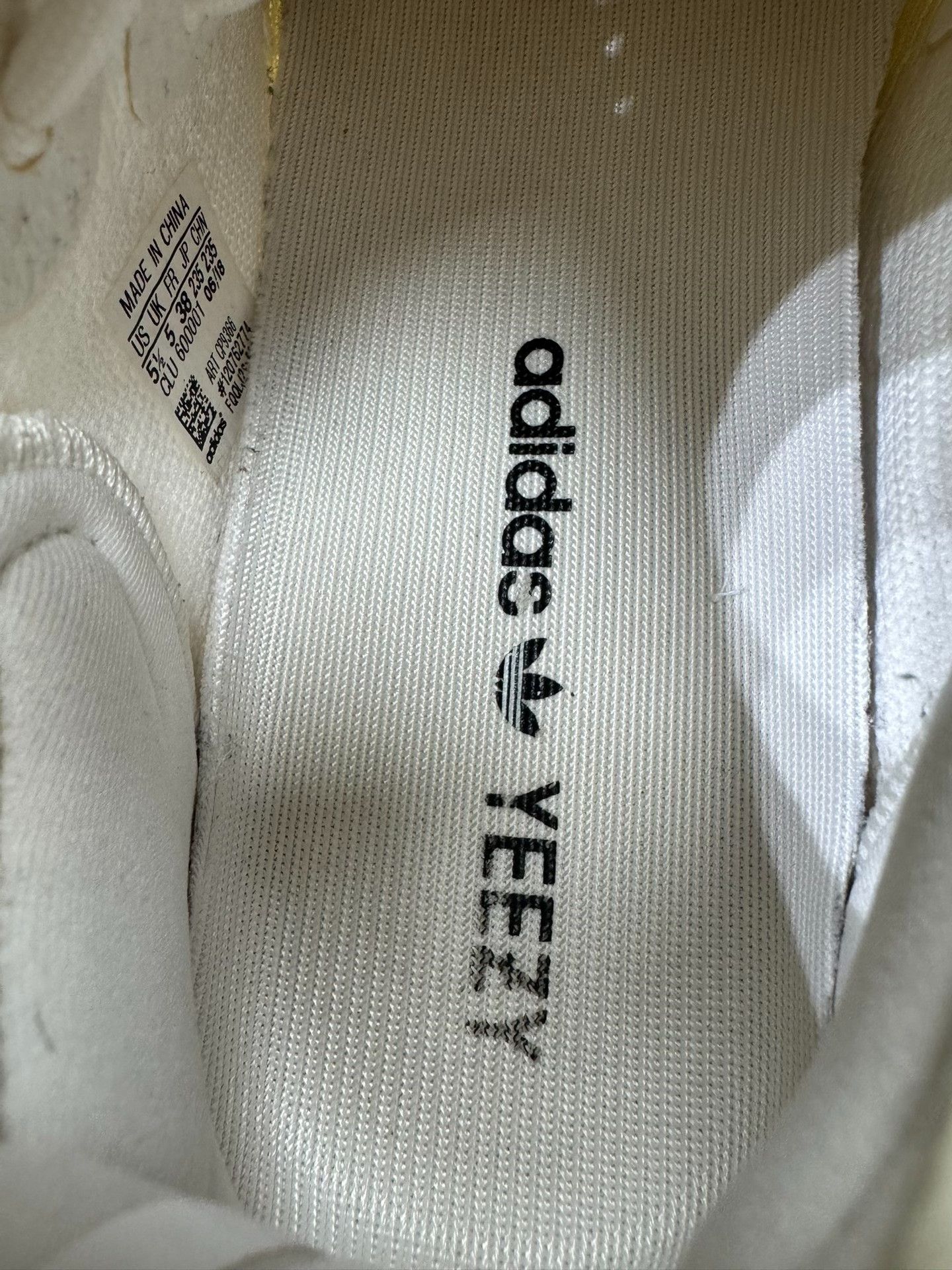 Adidas Adidas YEEZY350 White Lowtop Sneakers 38 Men Size US 6 / EU 39 - 5 Thumbnail