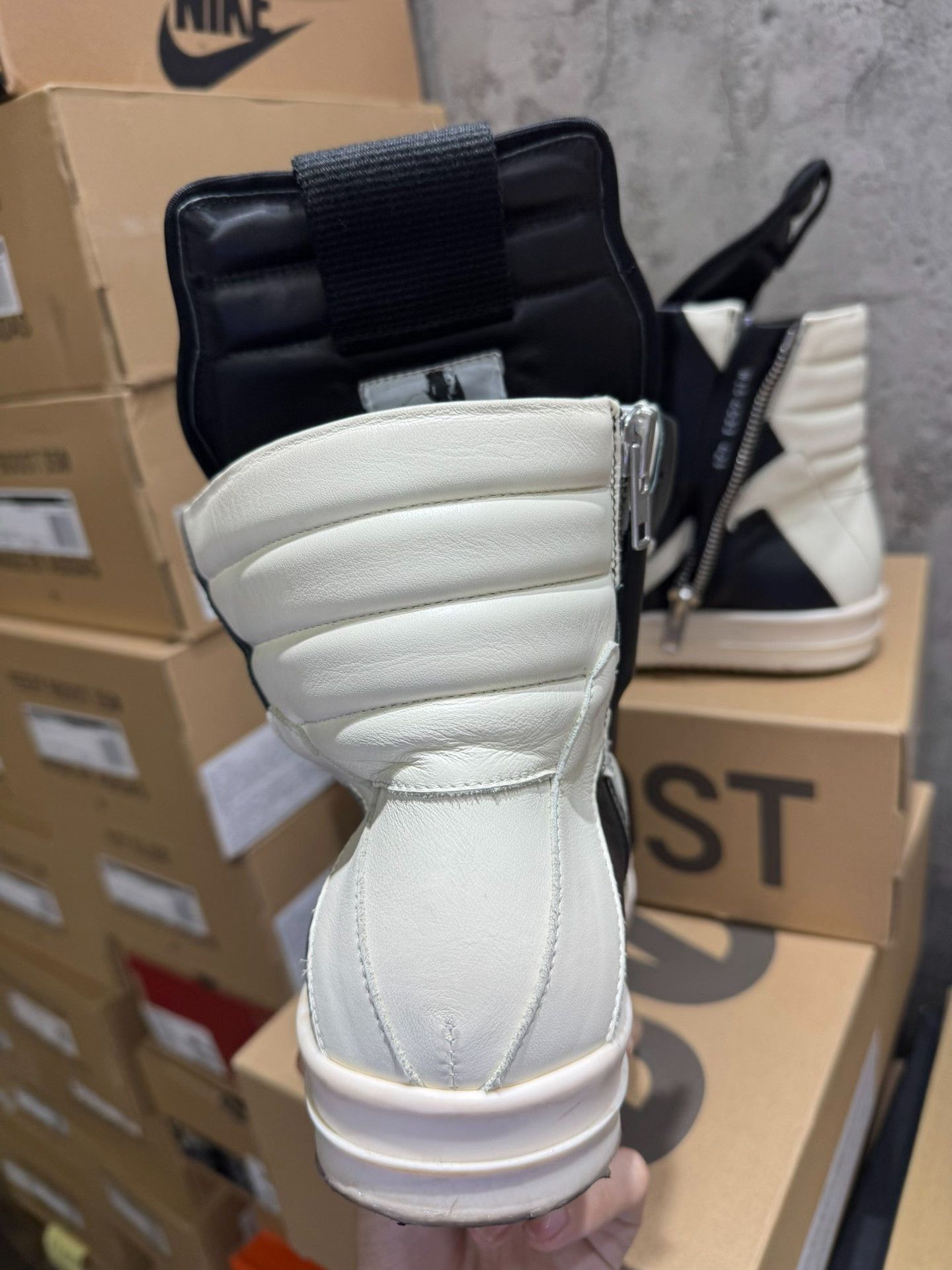Rick Owens Rick Owens Leather Black Hitop Sneakers 42 Men Size US 9 / EU 42 - 2 Thumbnail