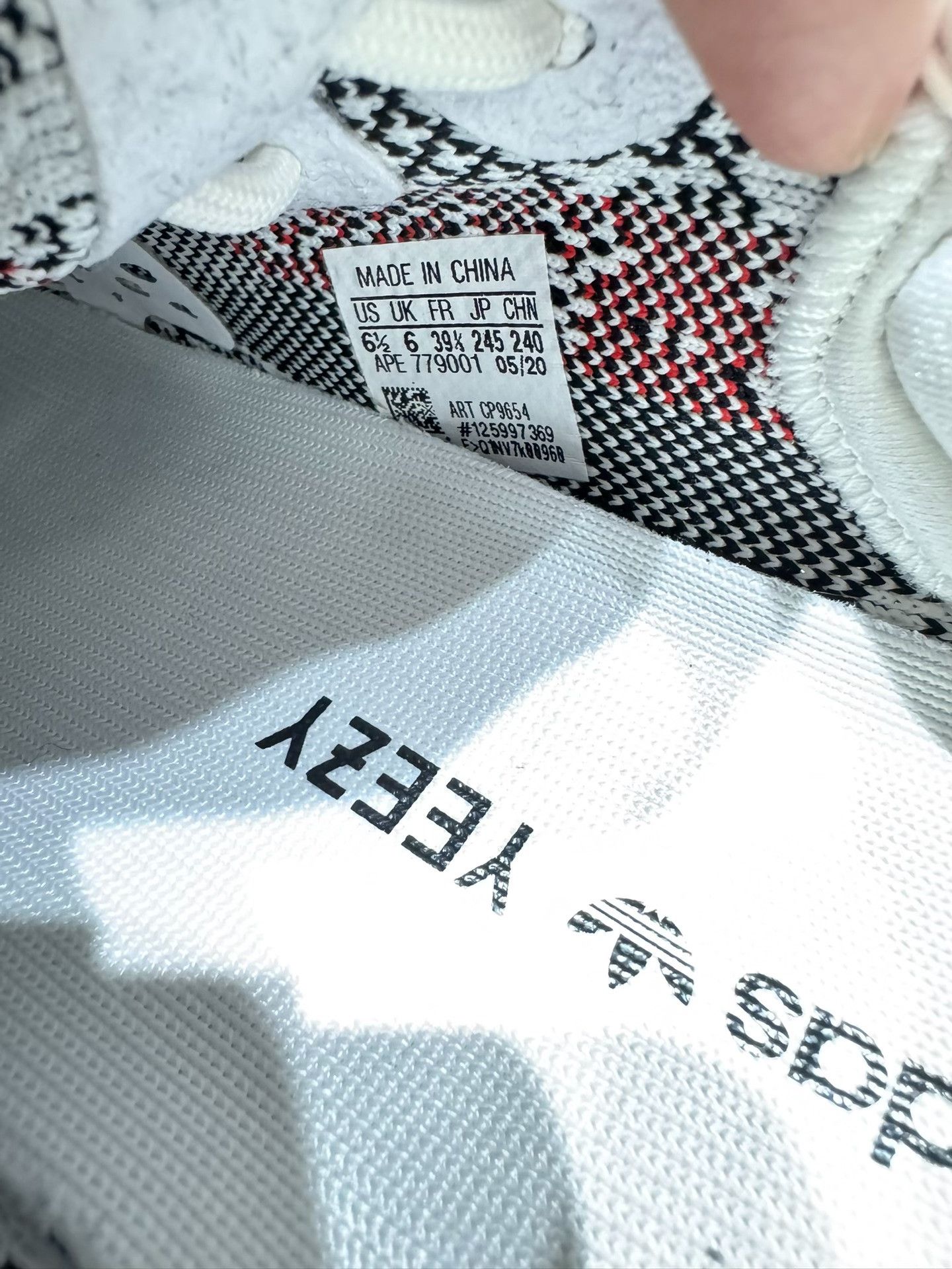 Adidas Adidas YEEZY350 White Lowtop Sneakers 39 Men Size US 6.5 / EU 39-40 - 6 Thumbnail
