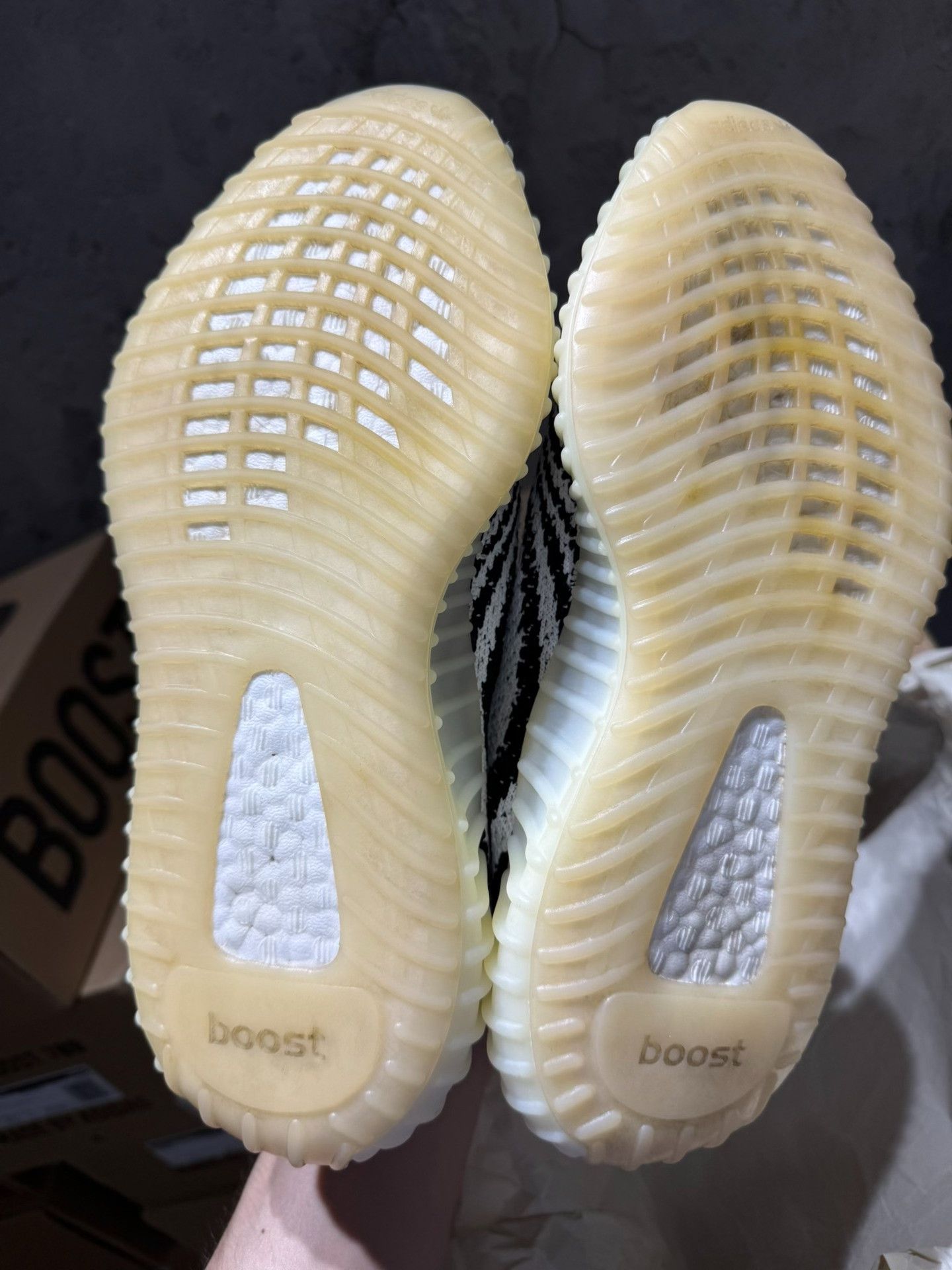Adidas Adidas YEEZY350 White Lowtop Sneakers 39 Men Size US 6.5 / EU 39-40 - 4 Thumbnail