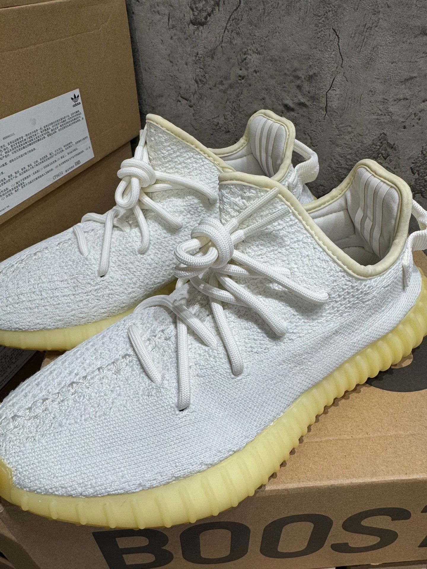Adidas Adidas YEEZY350 White Lowtop Sneakers 40 Men Size US 7.5 / EU 40-41 - 2 Thumbnail