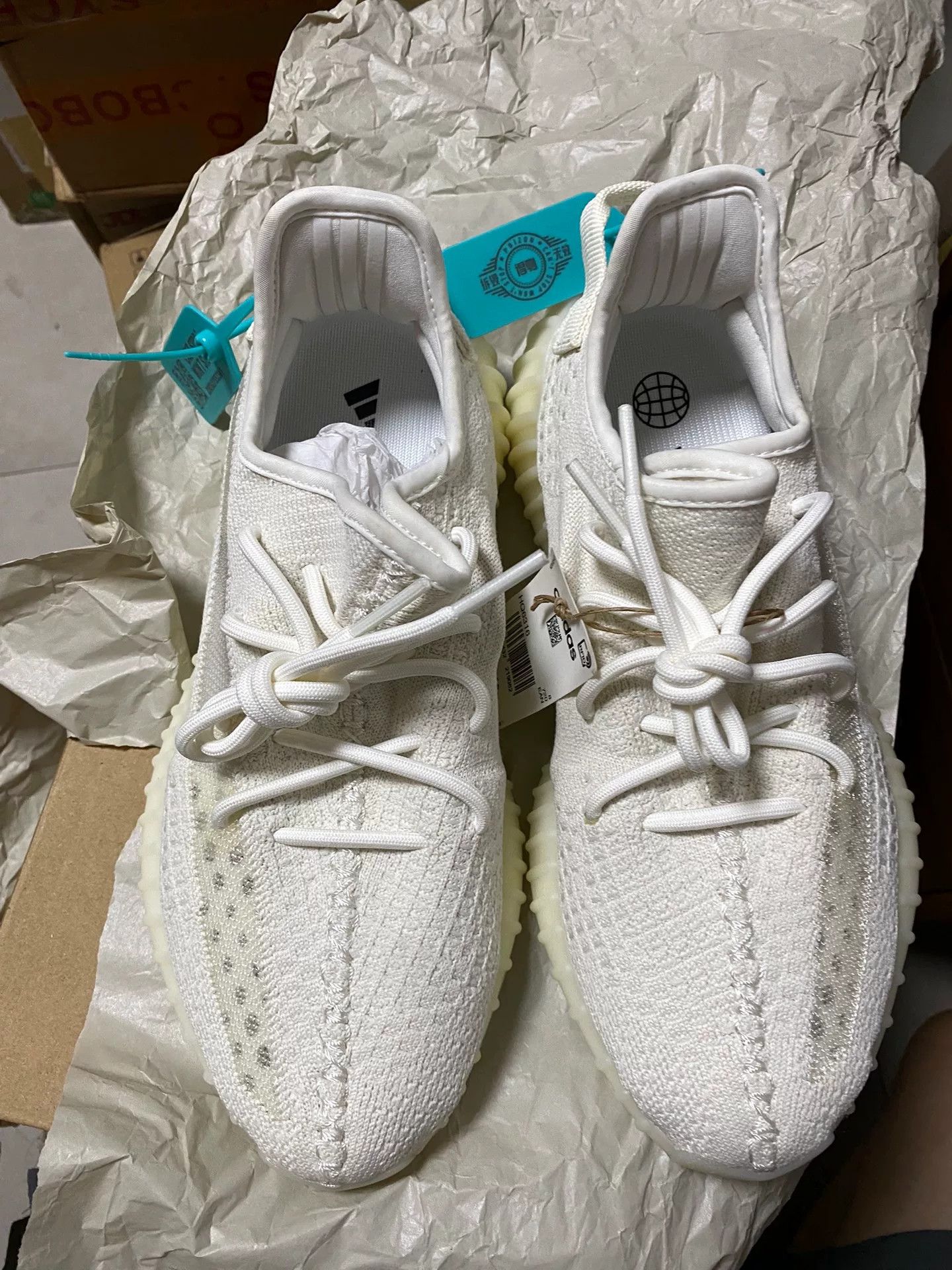 Adidas Adidas YEEZY350 White Lowtop Sneakers 35 Men Size US 5 / EU 37 - 4 Thumbnail
